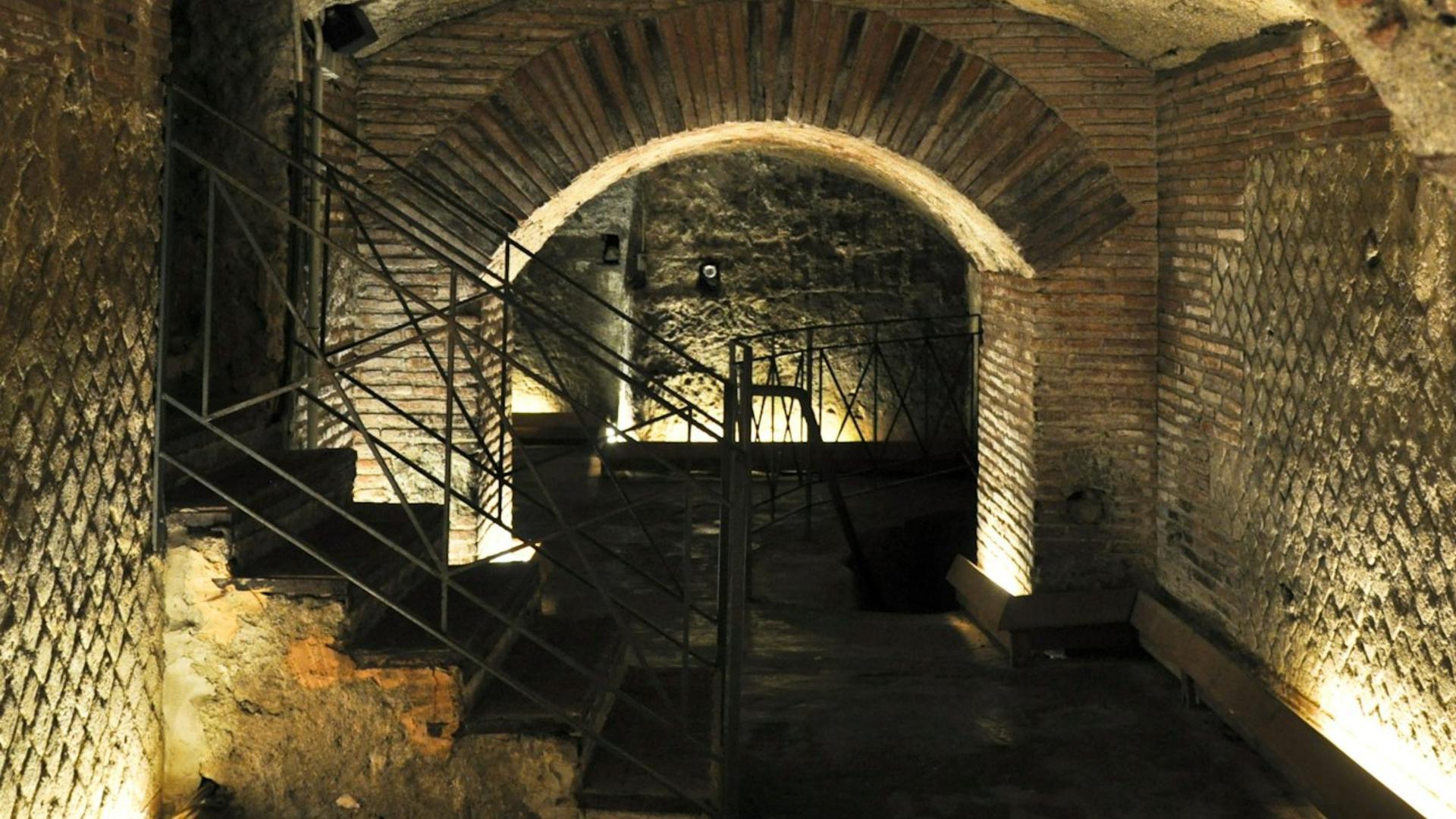 Naples Underground Tour - Thumbnail 3