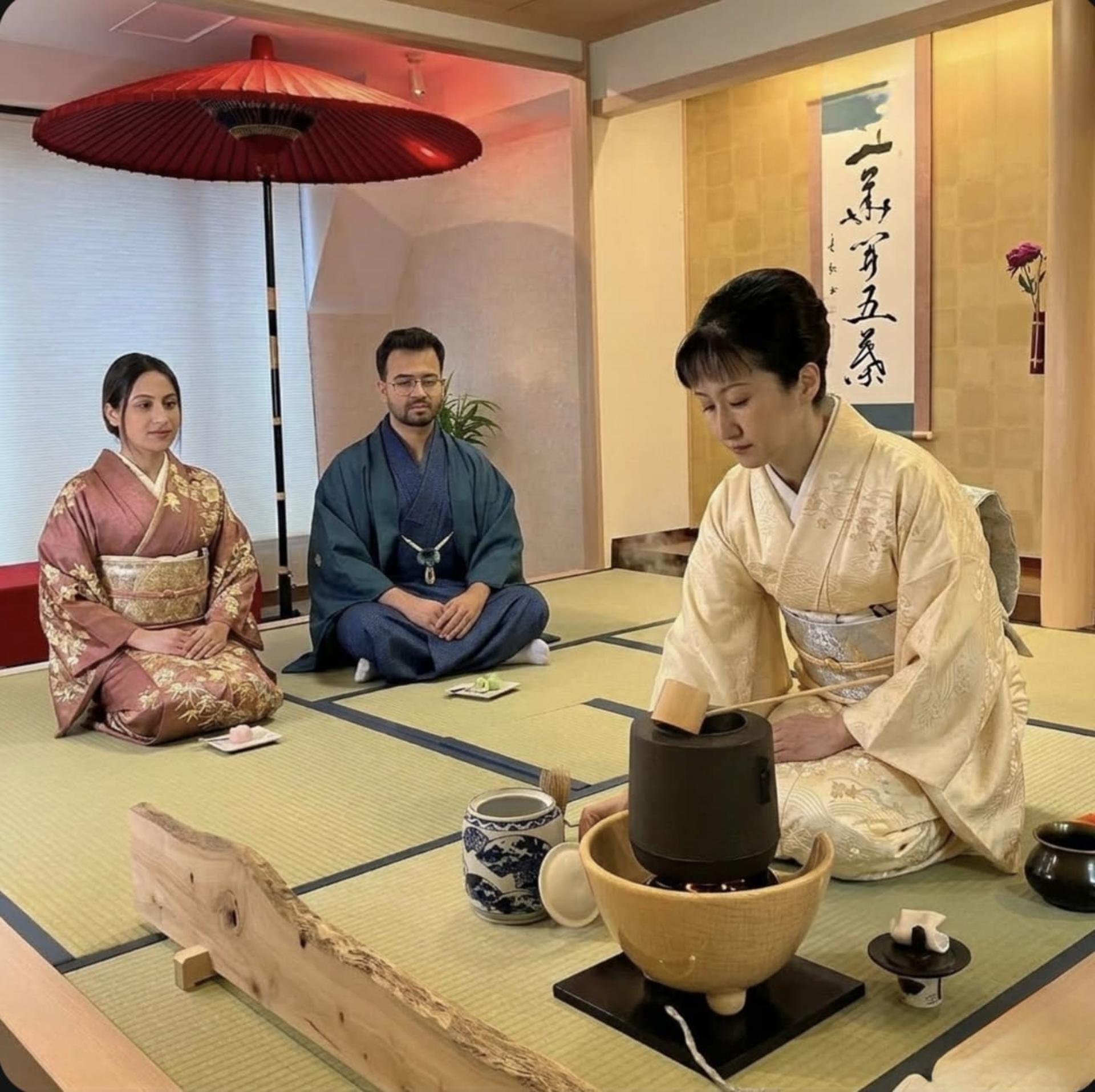 Asakusa Kimono Rental OSHARE Japanese Makeup & Tea Ceremony Experience Open until 10 PM - Thumbnail 47