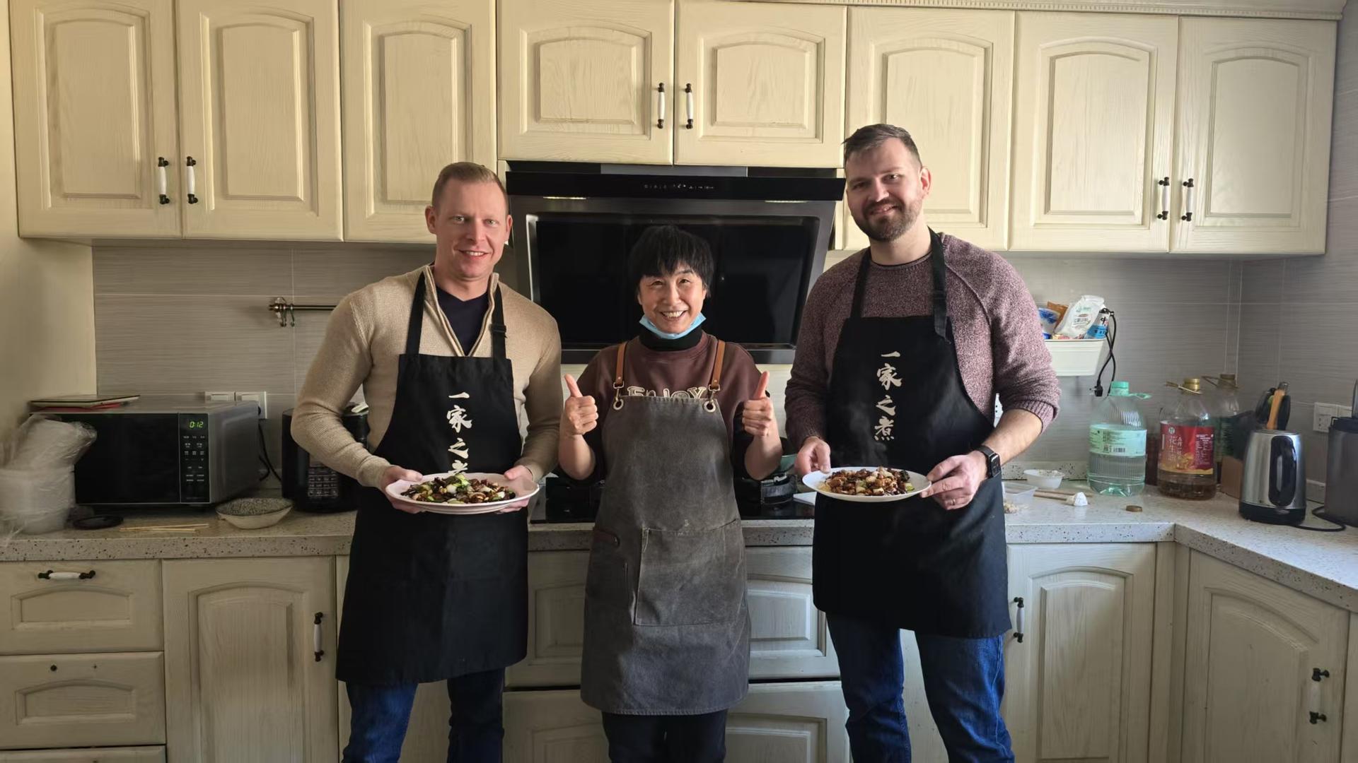 Chinese Cooking Class with Local Mama - Thumbnail 3
