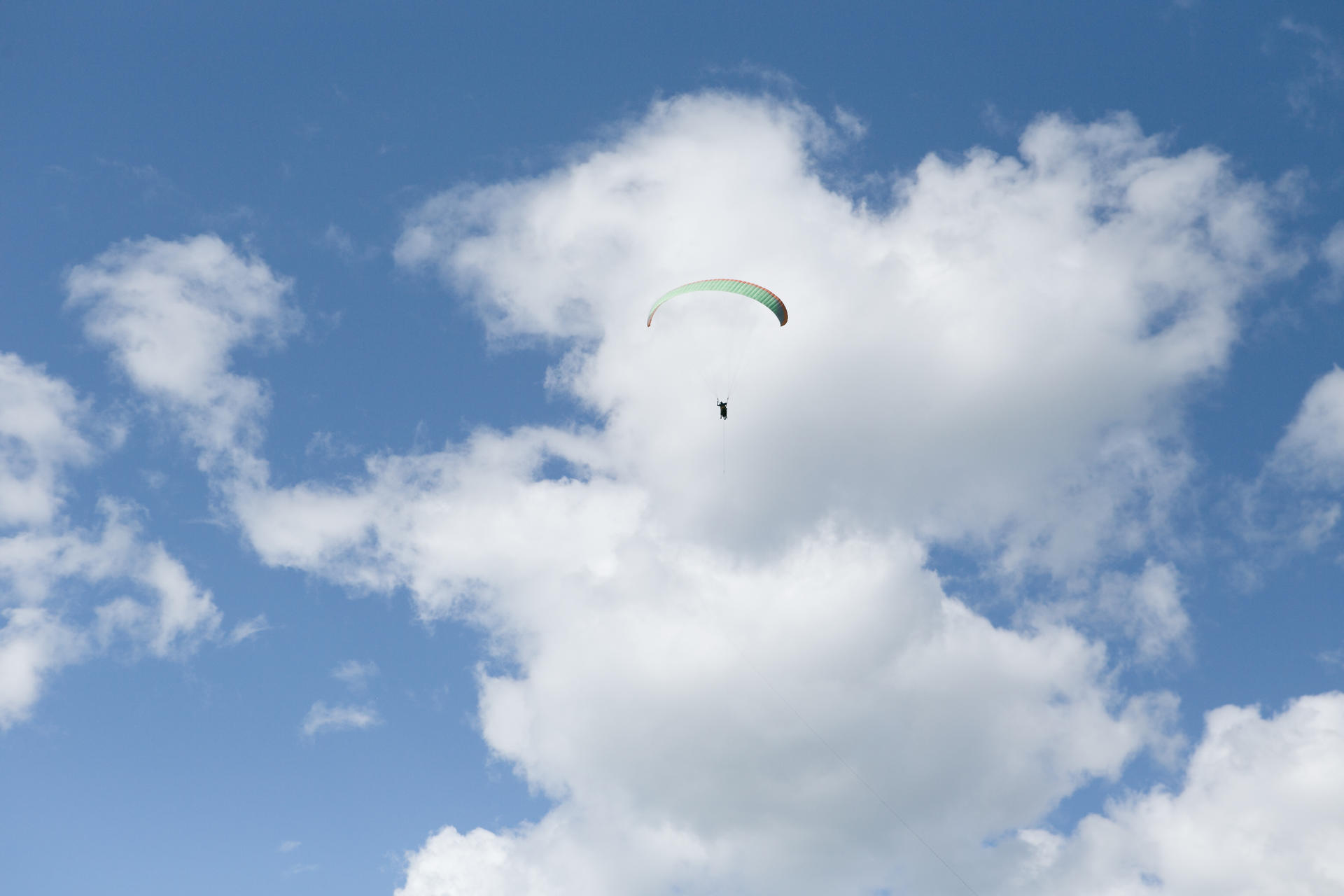 Cairns Skydive Experience - Thumbnail 4