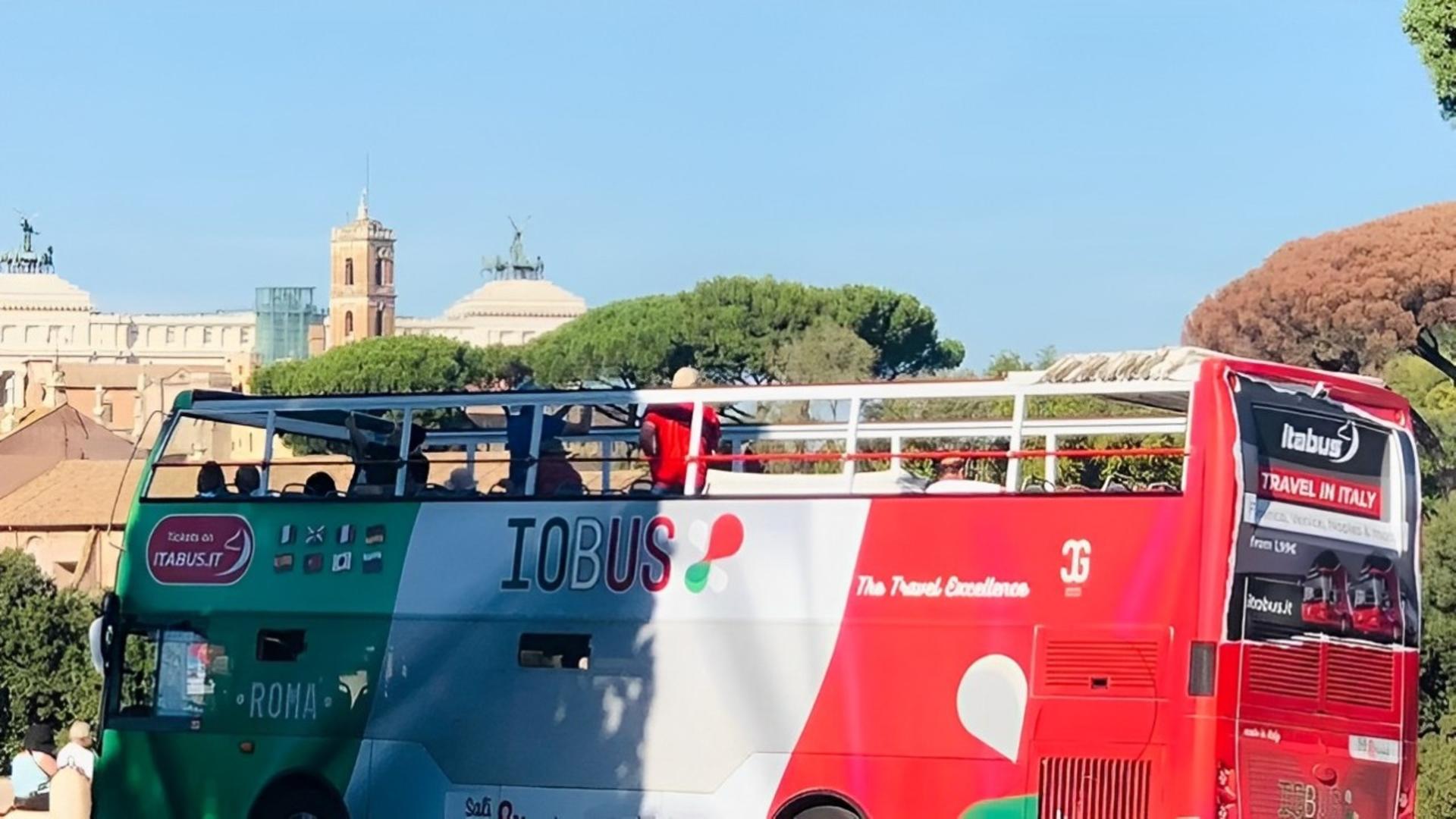 Colosseum, Roman Forum & Palatine Hill with panoramic open bus ticket - Thumbnail 4