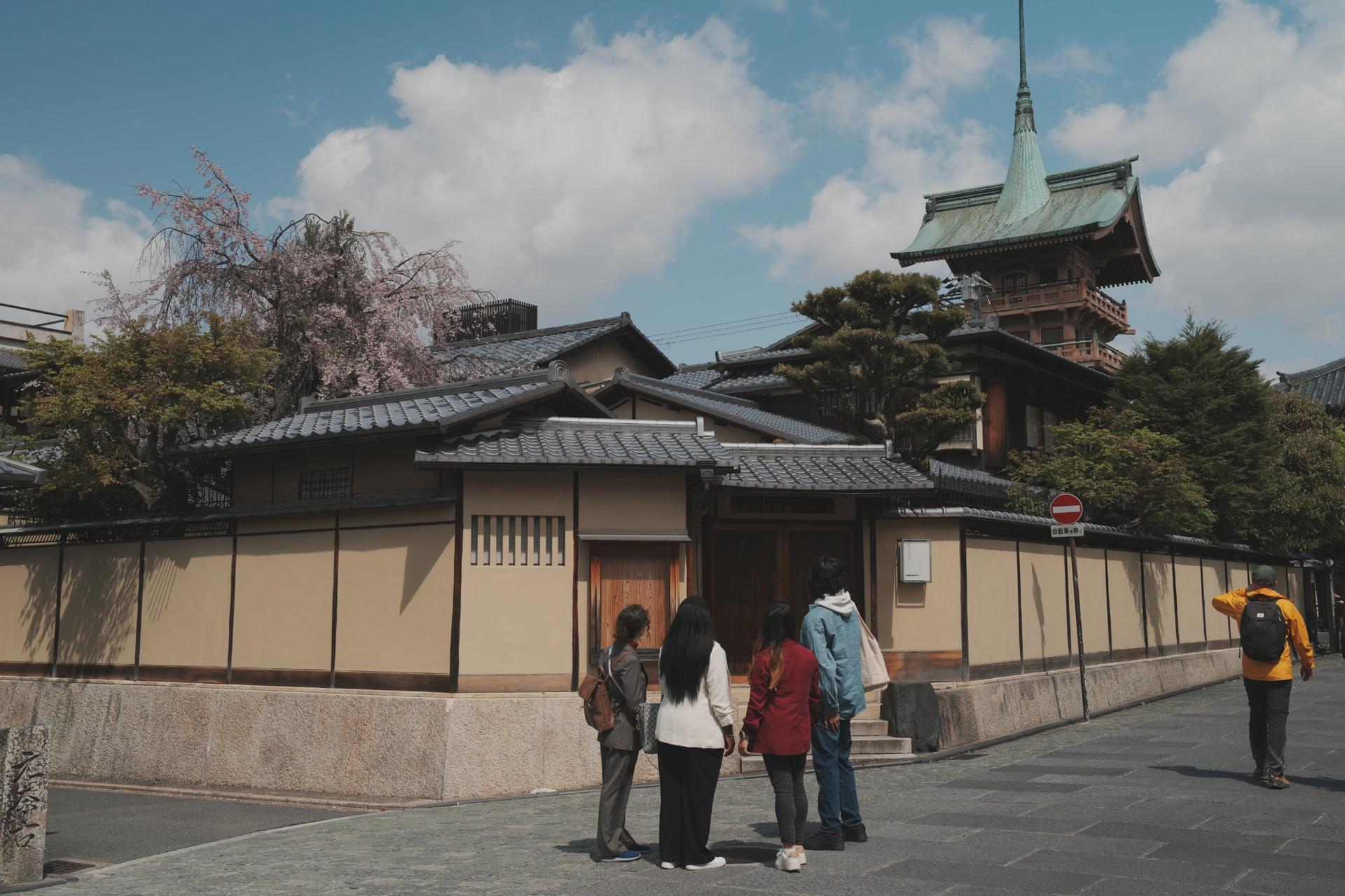 Kyoto Classic One Day Group Tour: Iconic Sites - Thumbnail 2