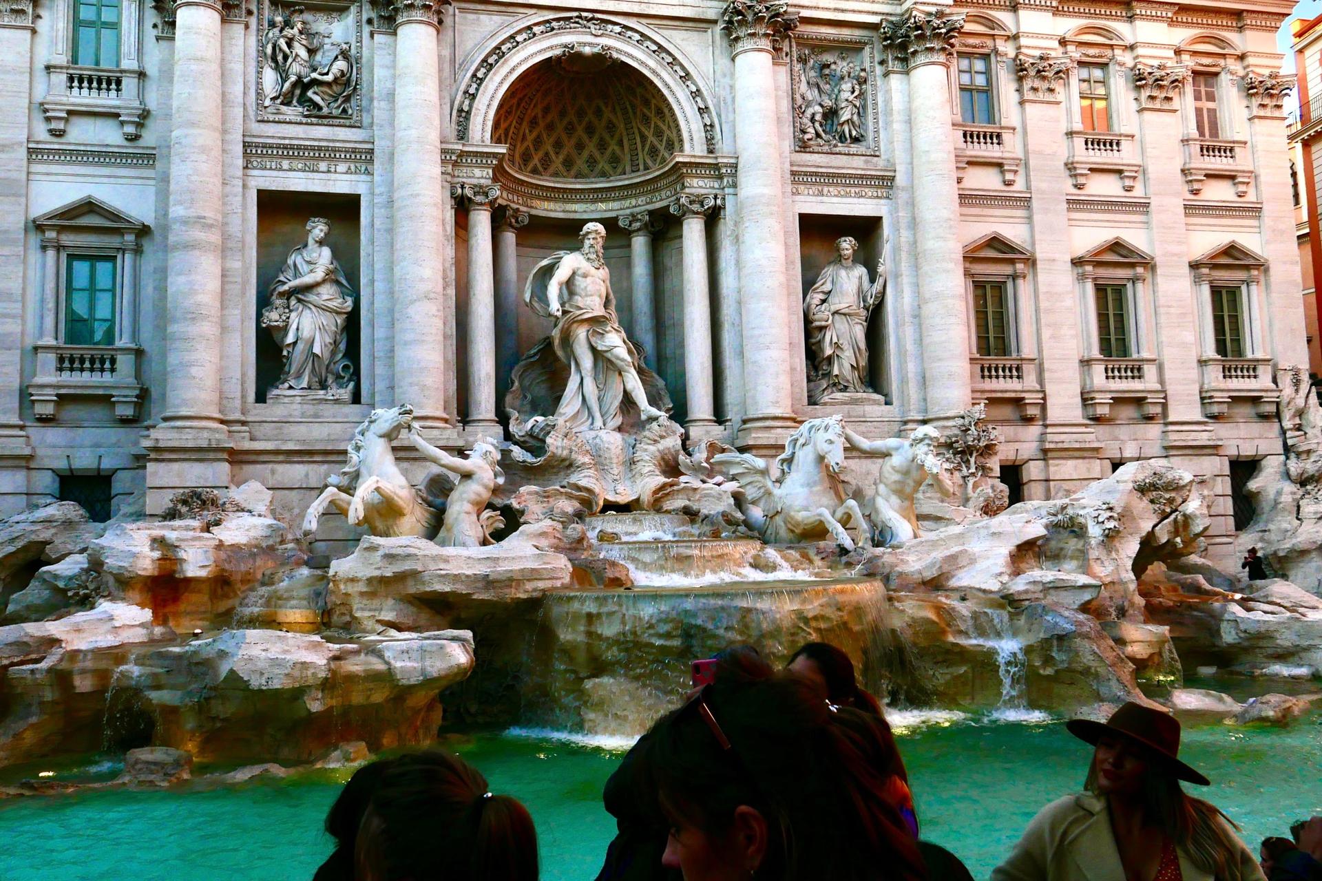 Trevi Fountain and underground tour in Rome - Thumbnail 2