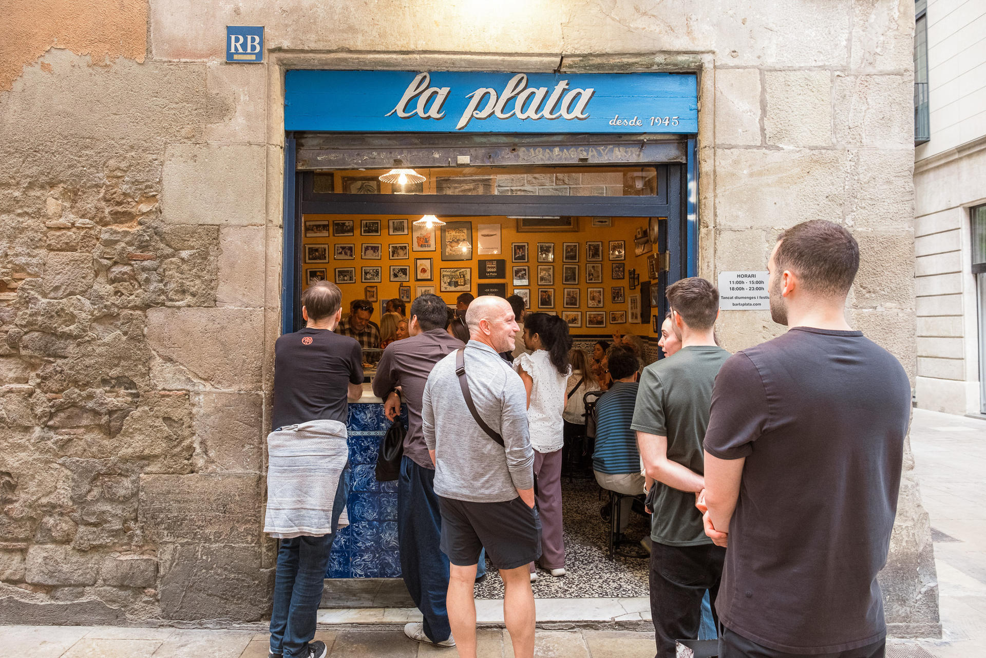 Barcelona Tapas Tour with Drinks: Hidden Taverns & Culture - Thumbnail 3