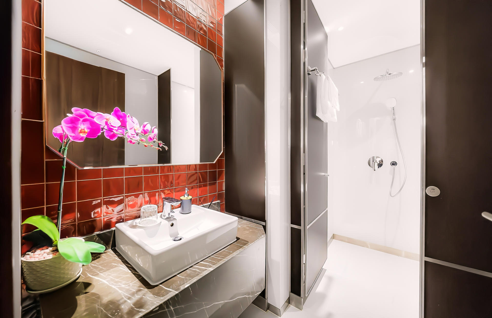 Sun Executive Lounge at Hanoi Noi Bai International Airport (HAN) - Thumbnail 15