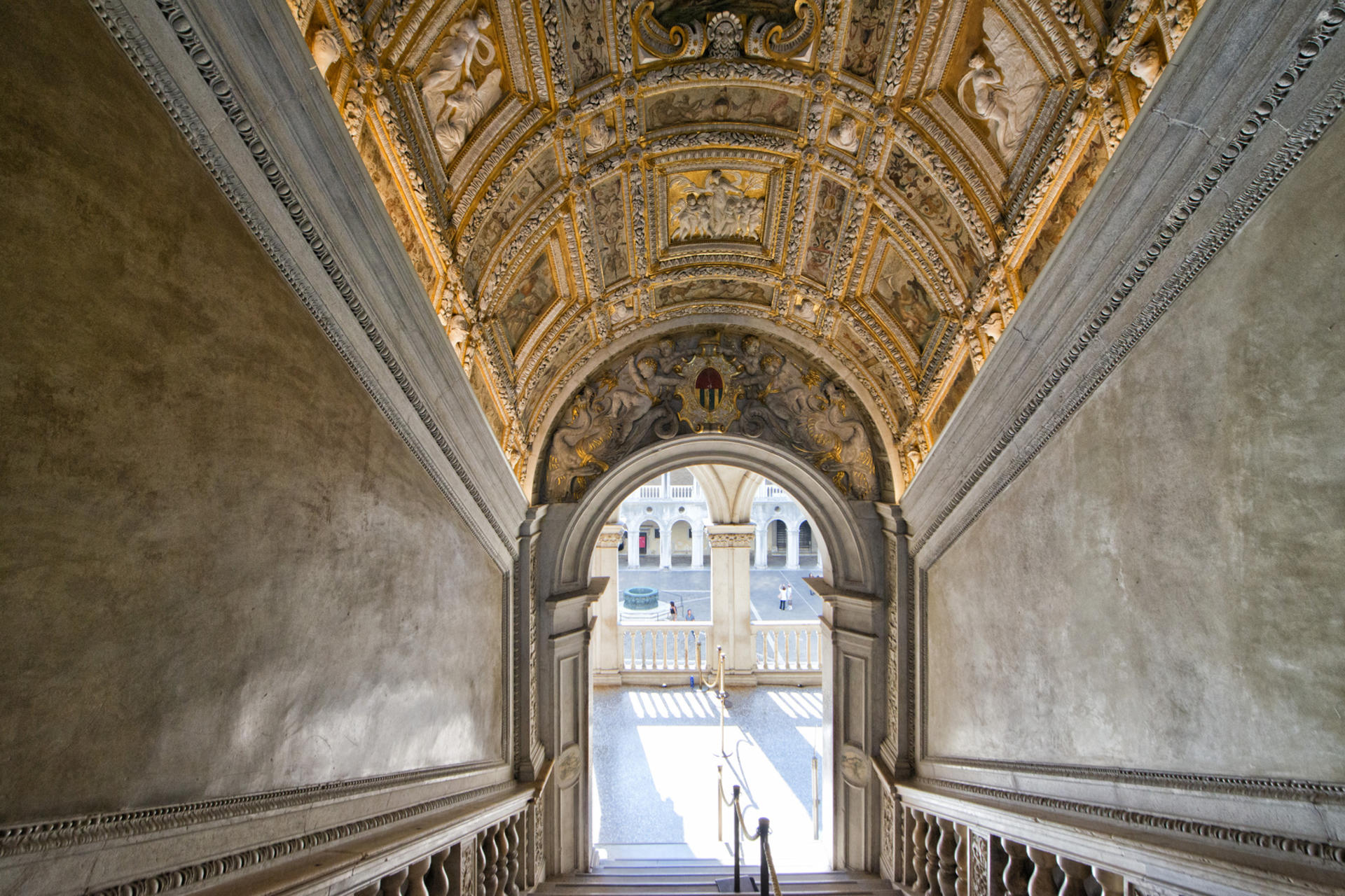 Venice Golden Basilica, Doge's Palace, and Gondola Tour - Thumbnail 13
