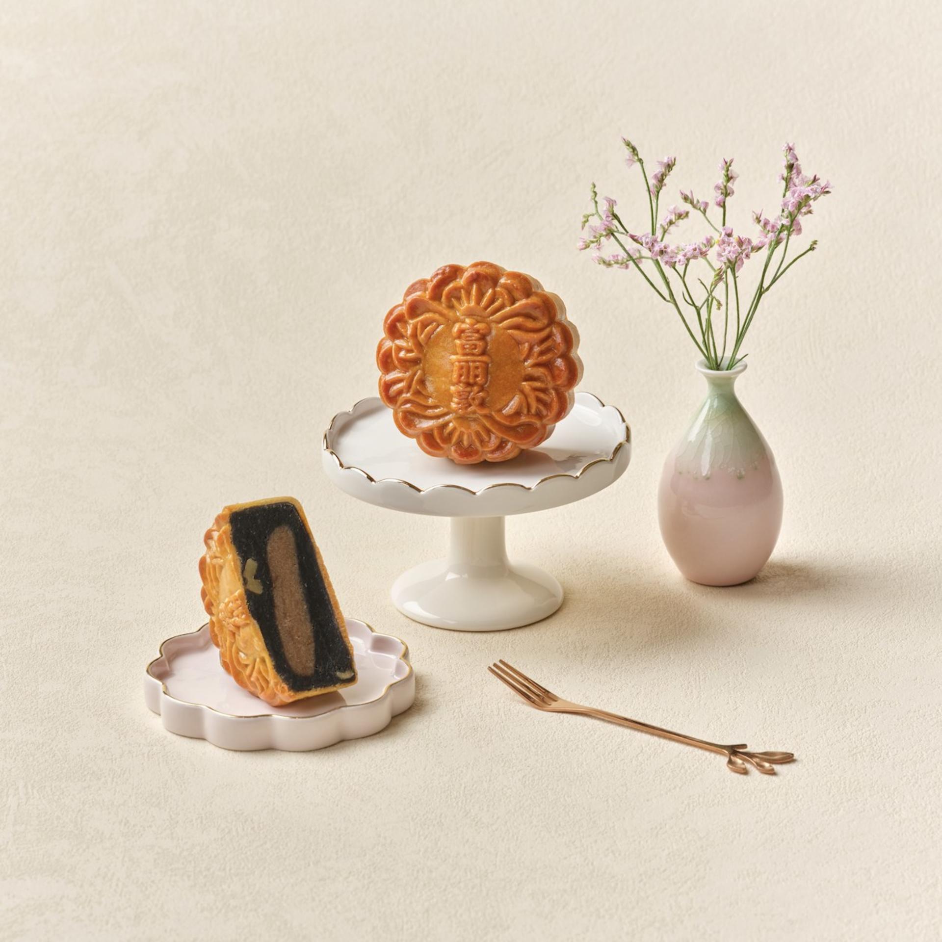 The Fullerton Cake Boutique Mid-Autumn Mooncakes  - Thumbnail 5