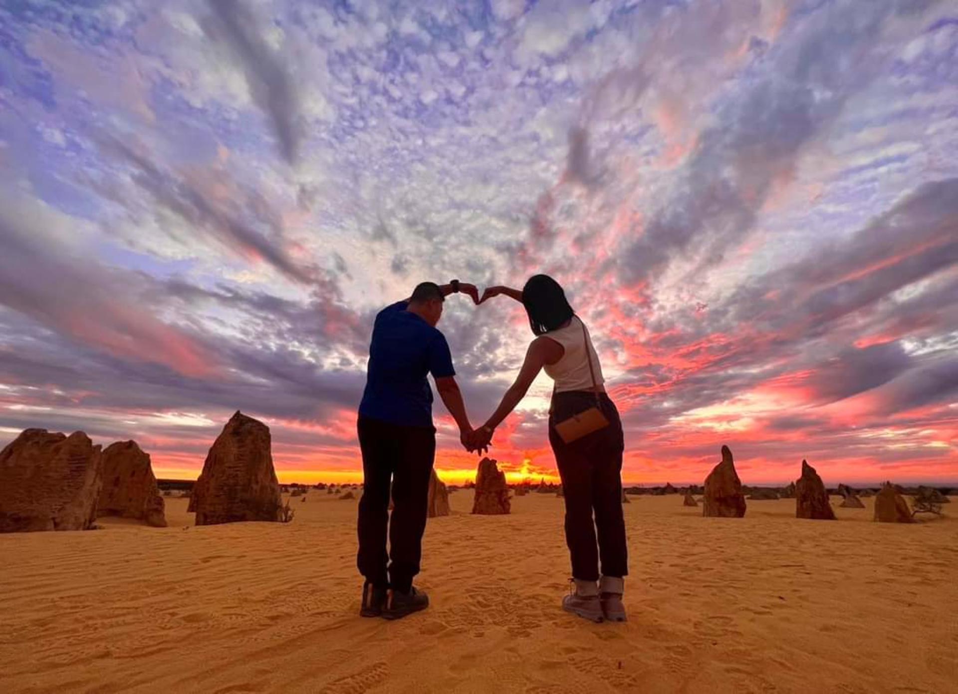 Pinnacles Sunset Dinner & Star Gazing Tour with Sandboarding - Thumbnail 9