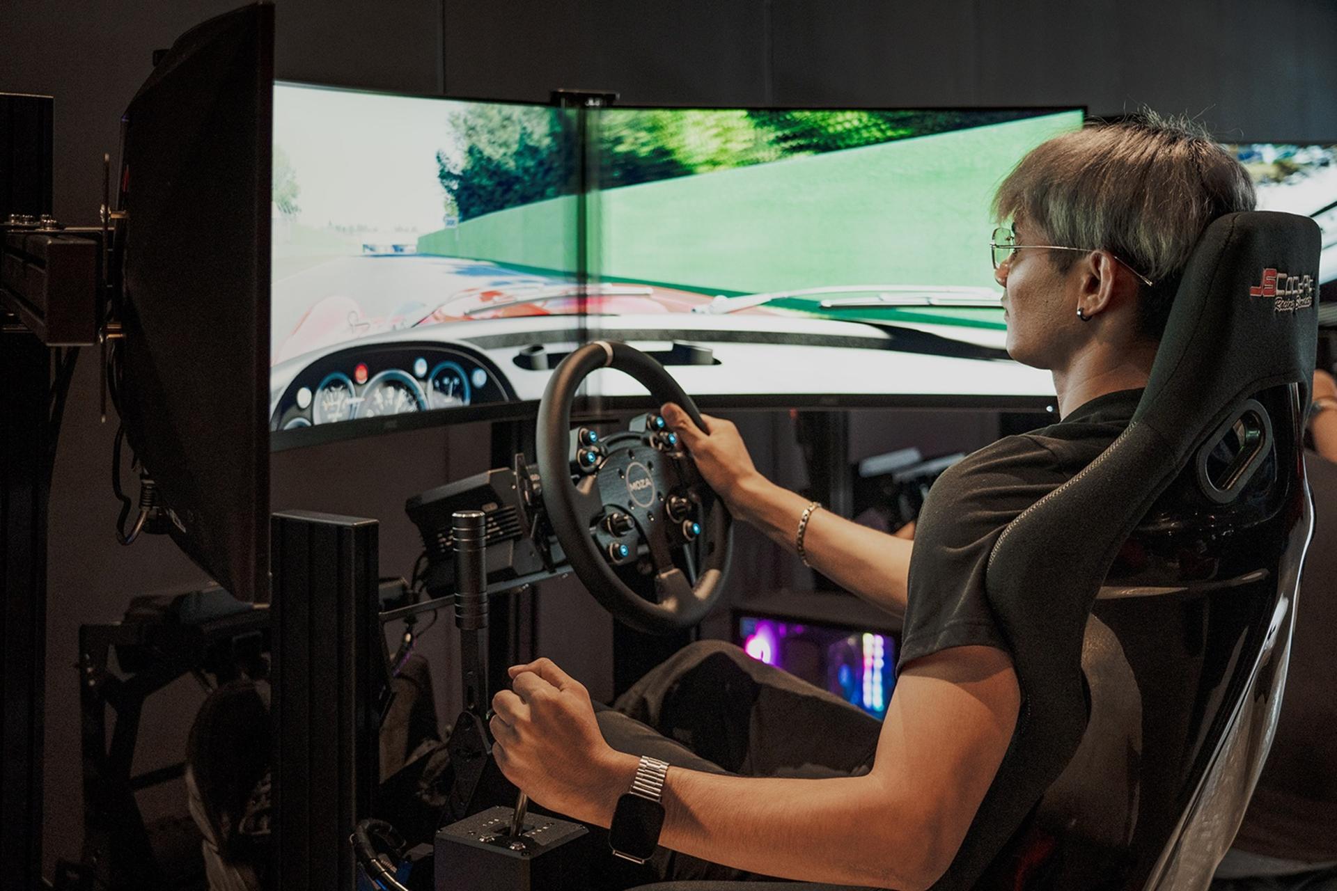 Apex Sim Racing Experience in Bangkok - Thumbnail 4