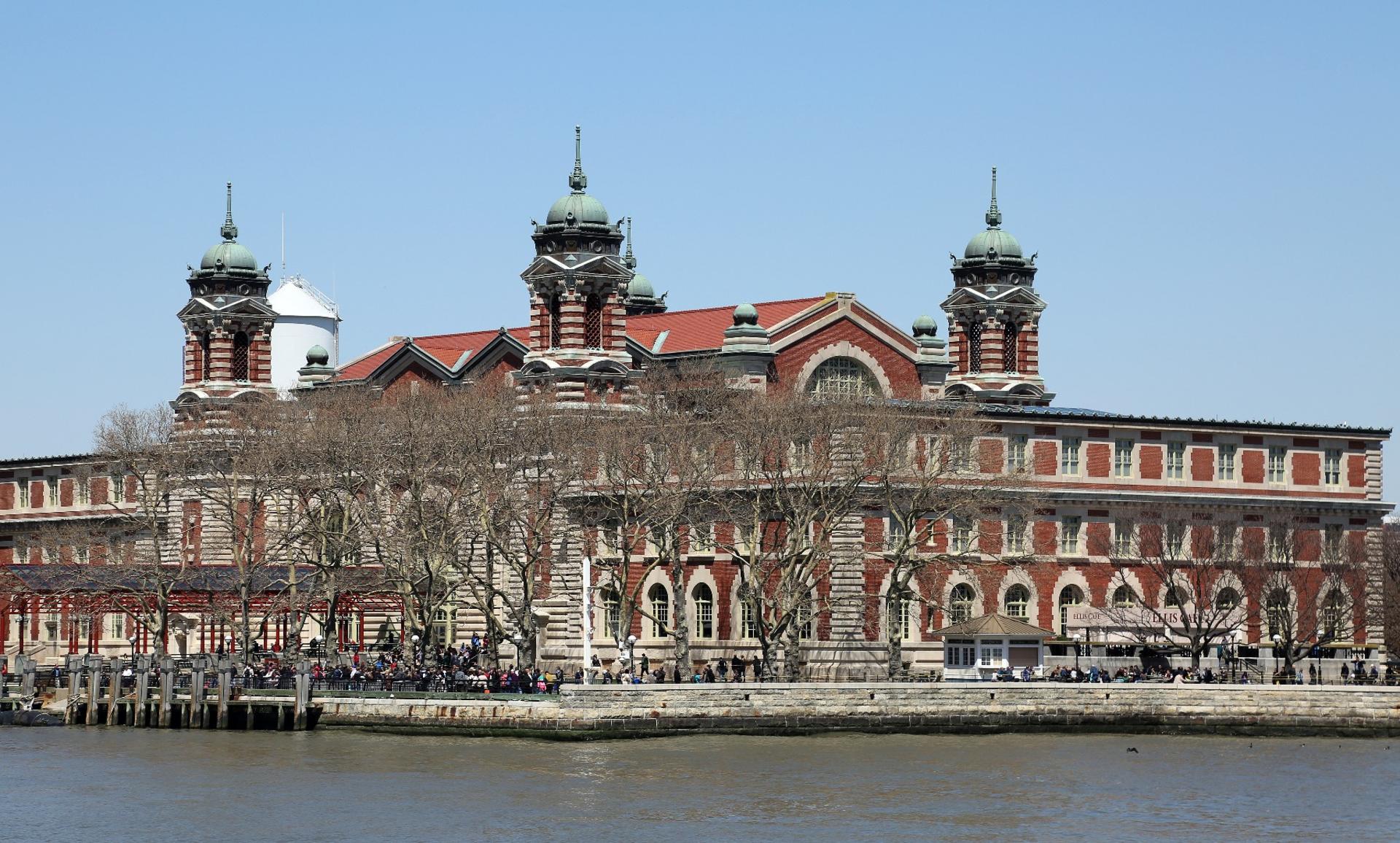 Statue of Liberty and Ellis Island Half Day Tour with Audio Guide - Thumbnail 3