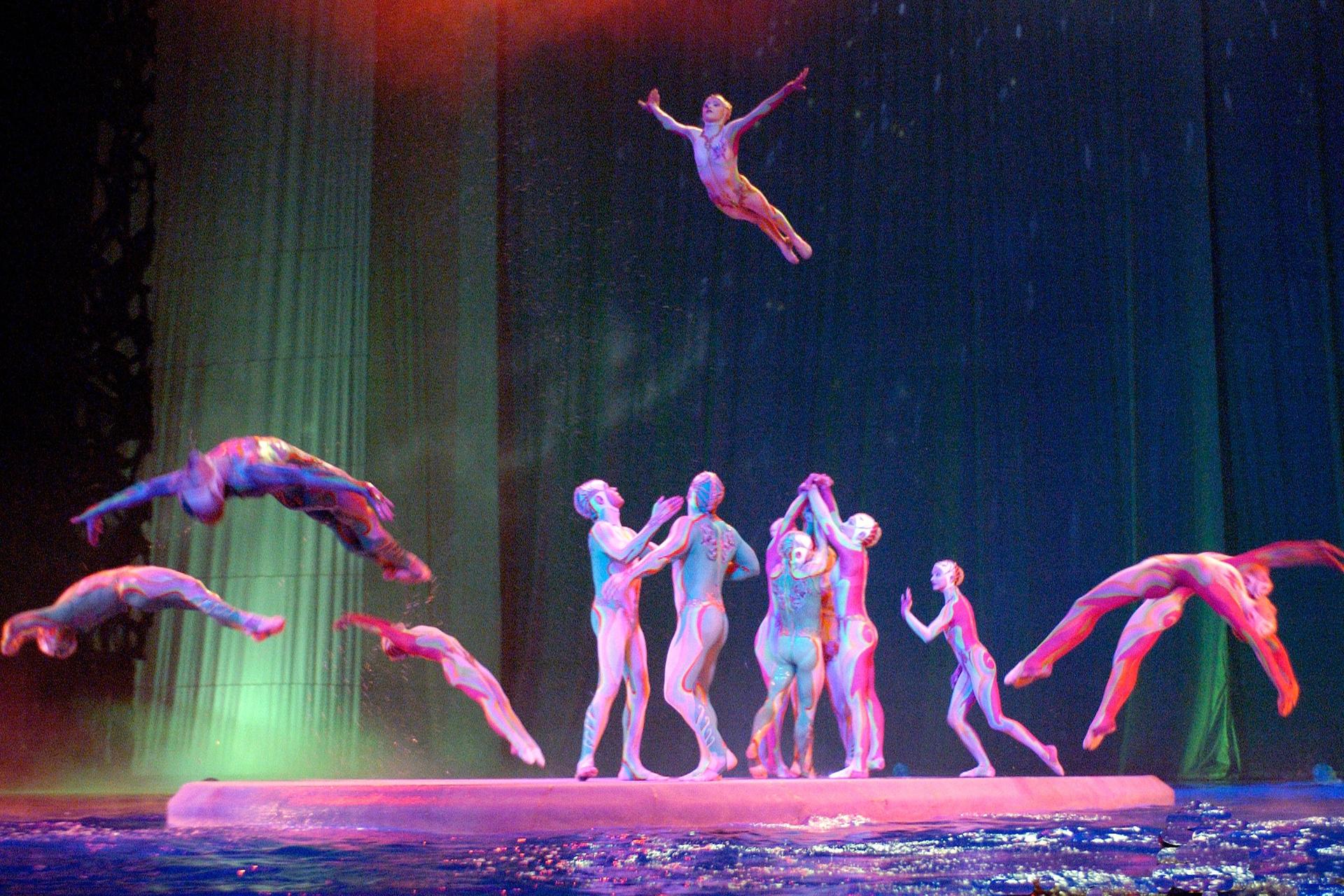 O Show Ticket by Cirque Du Soleil in Las Vegas - Thumbnail 5