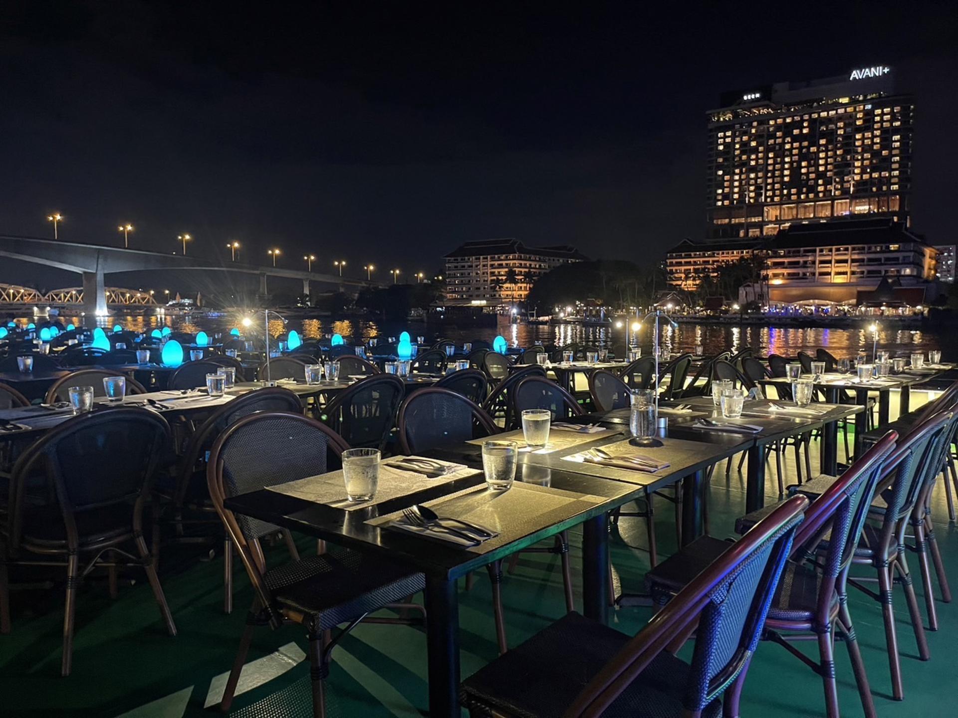 Royal Princess Dinner Cruise in Bangkok - Thumbnail 8