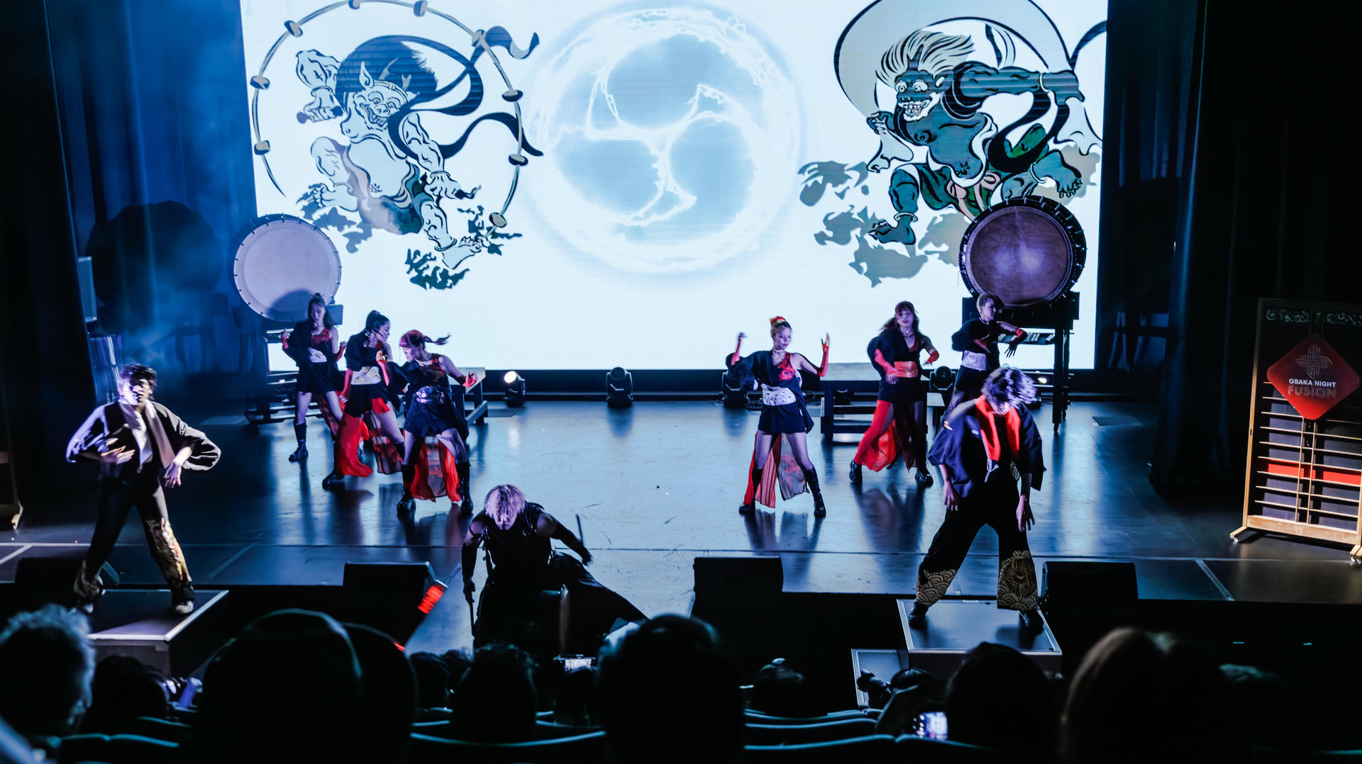 OSAKA NIGHT FUSION Japanese taiko kabuki samurai dance show - Thumbnail 6