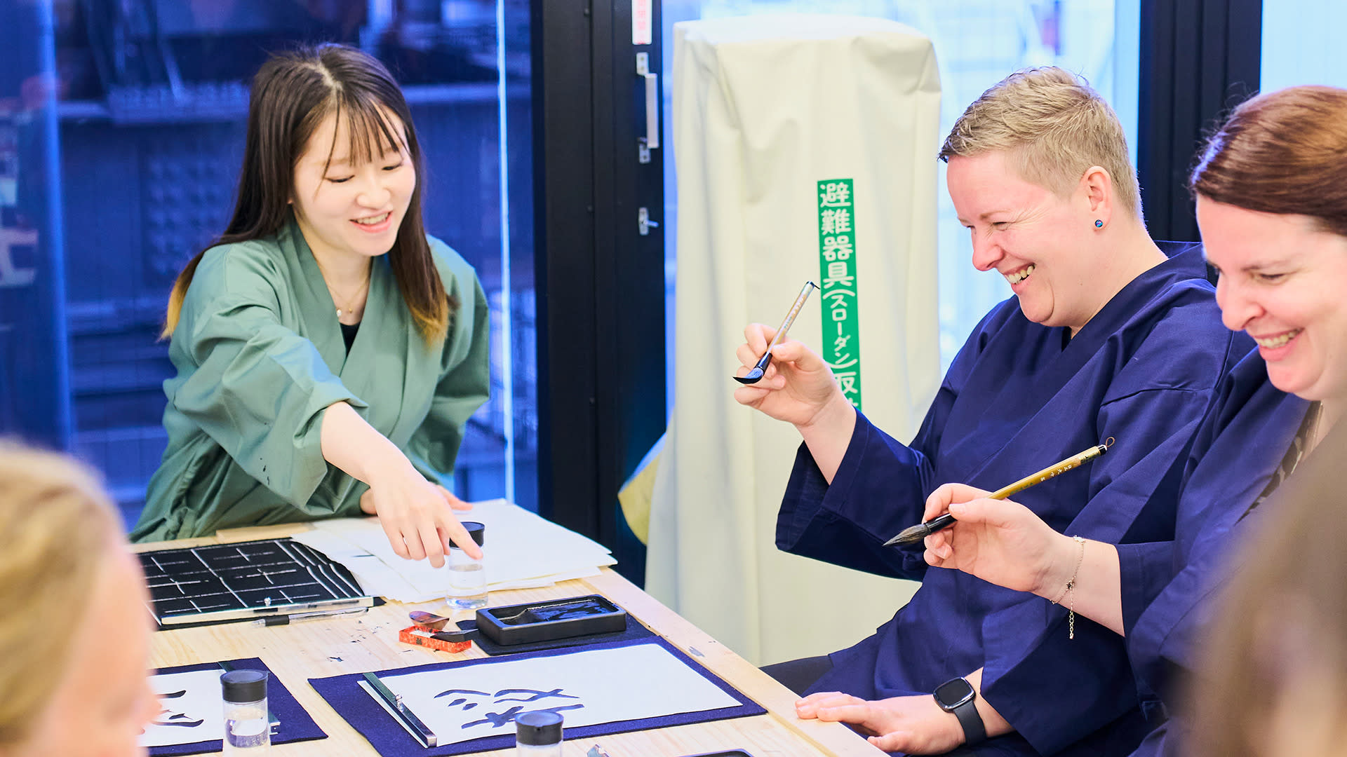 Tokyo: Shinjuku Calligraphy Workshop & T-Shirt Creation - Thumbnail 6