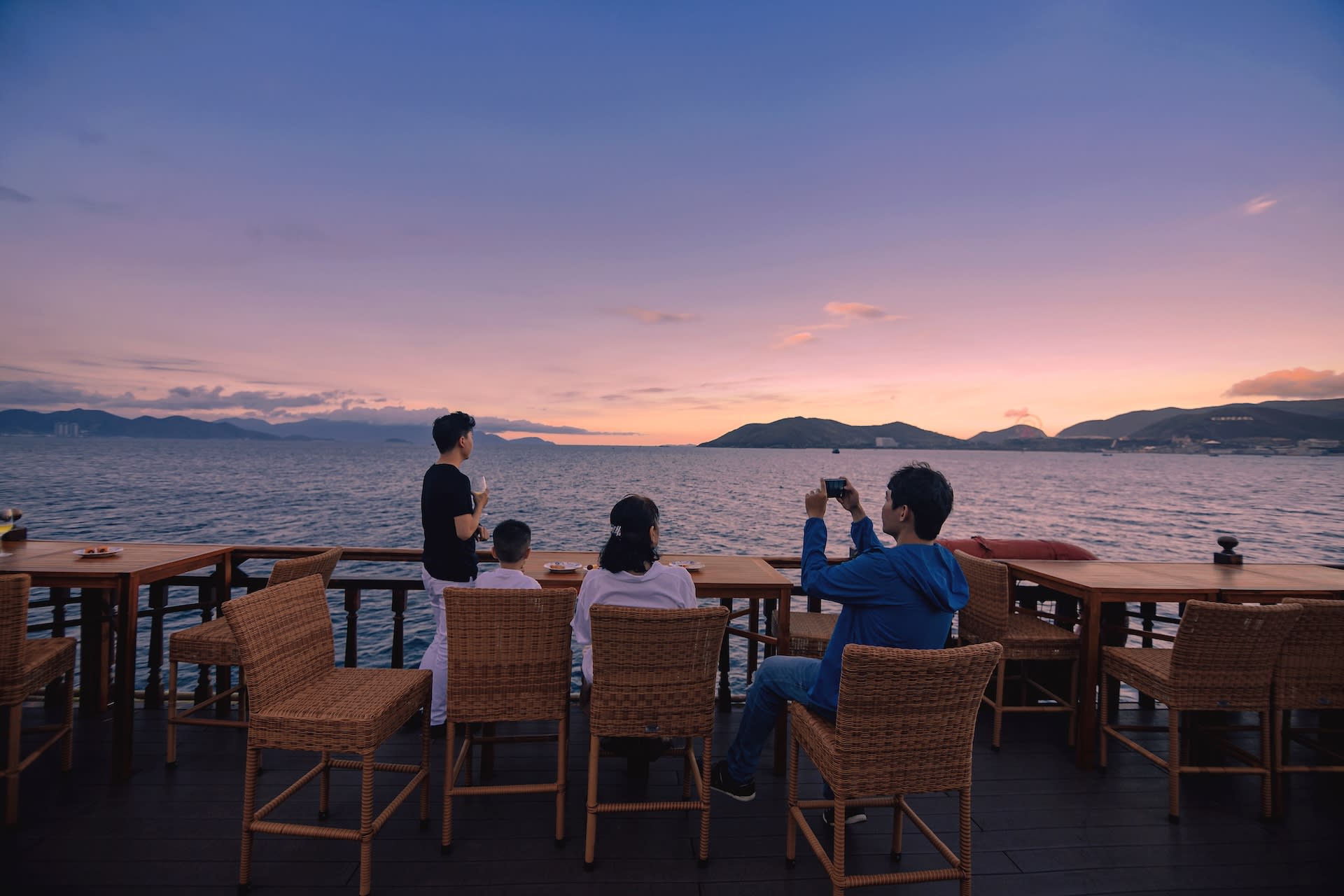 Sunset Cocktail and Dinner Luxury Emperor Cruise in Nha Trang - Thumbnail 10