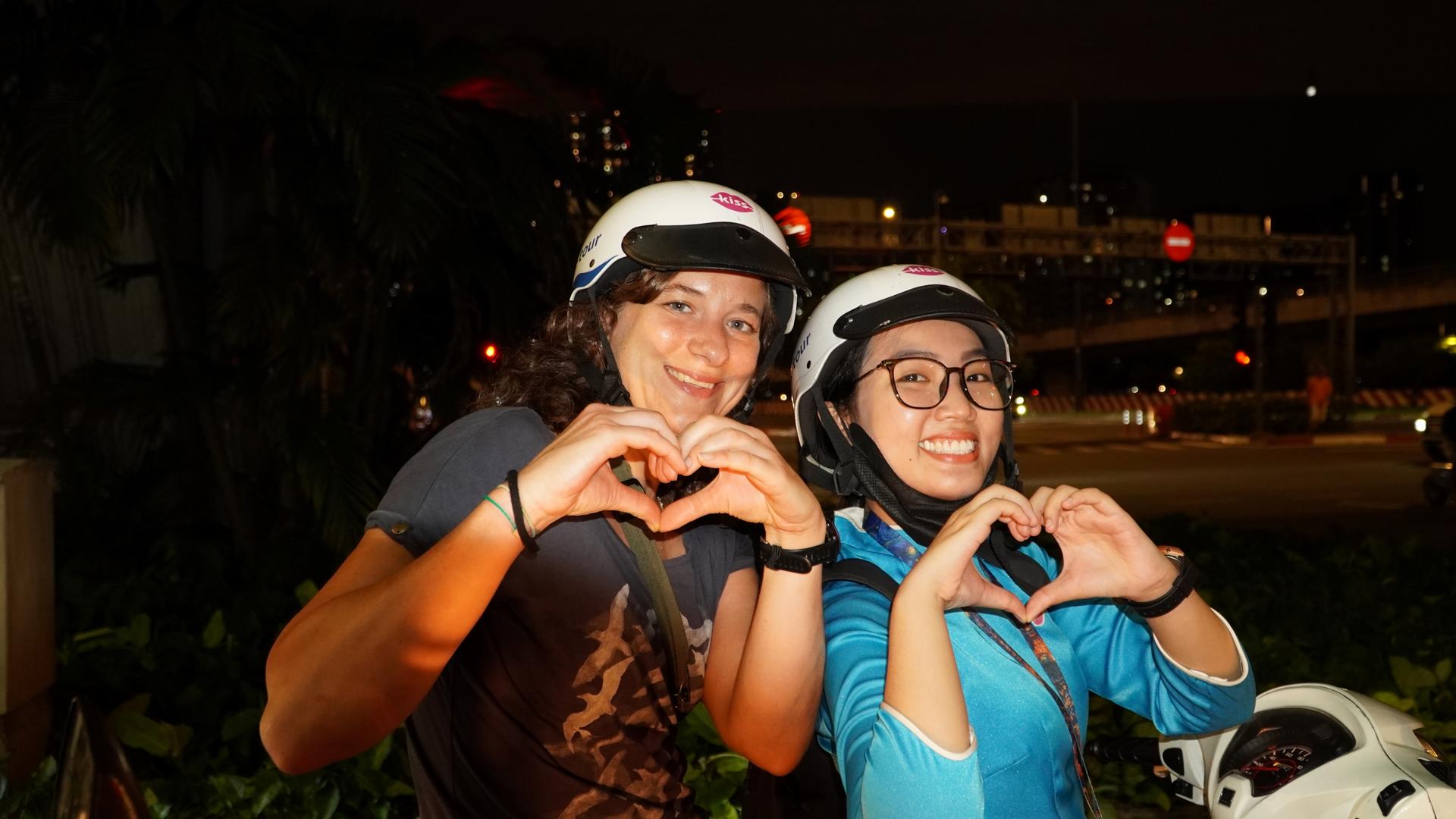 Street Food & Sightseeing Tour with Aodai Rider in Ho Chi Minh City - Thumbnail 9