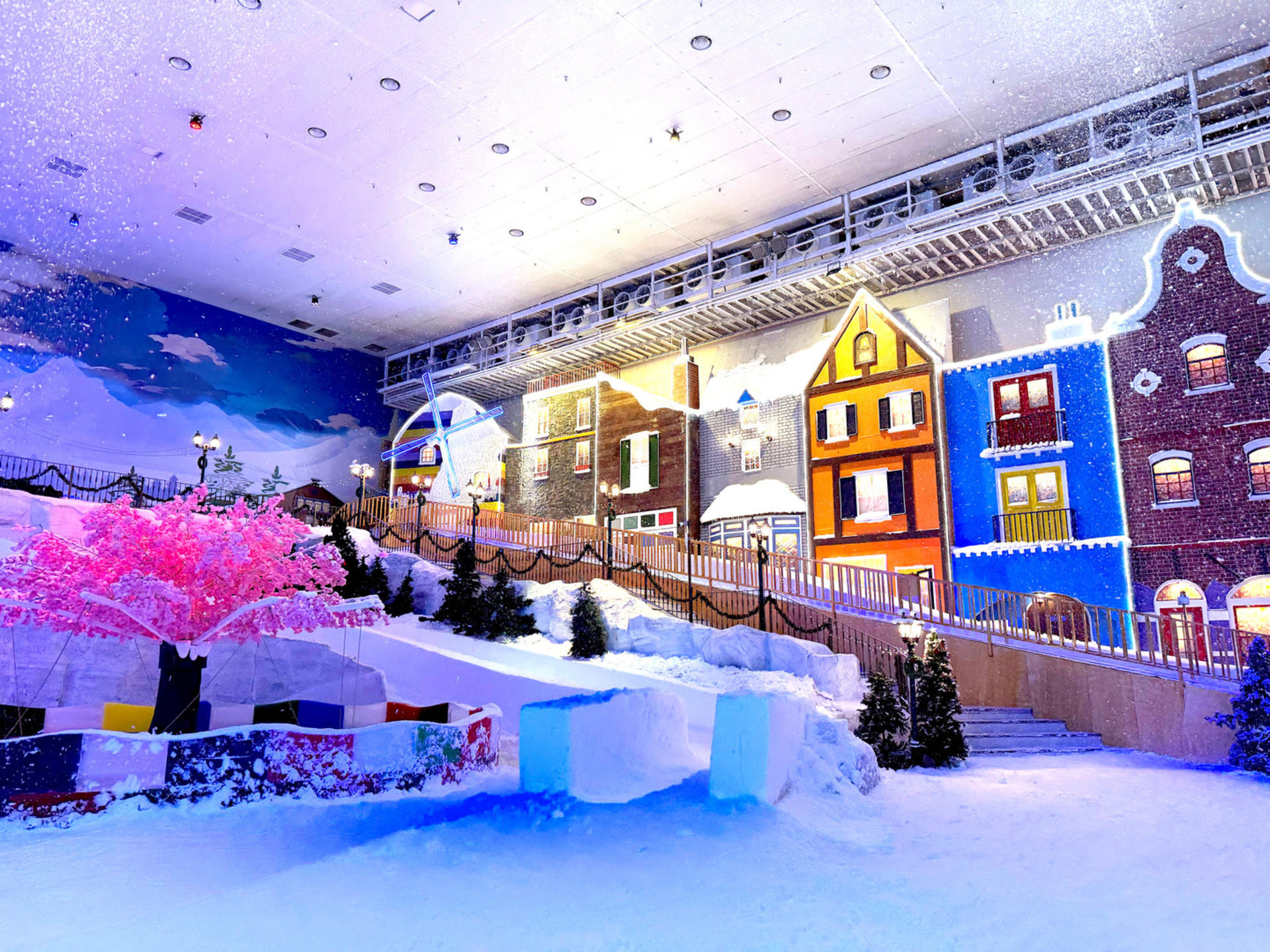 Snow World Theme Park Ticket in Genting Highlands - Thumbnail 3