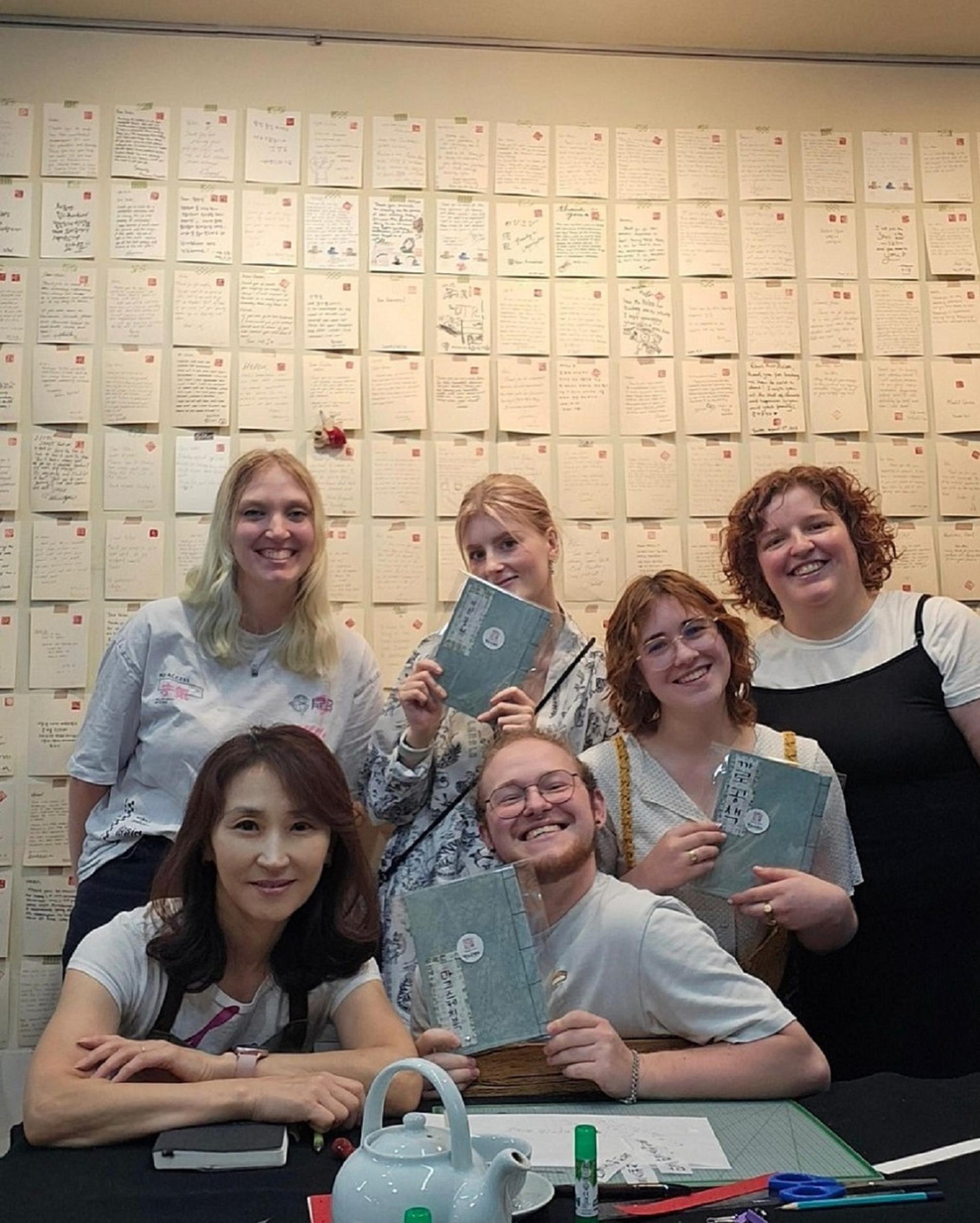 Create a Handmade Traditional Korean Notebook in Insadong - Image 1