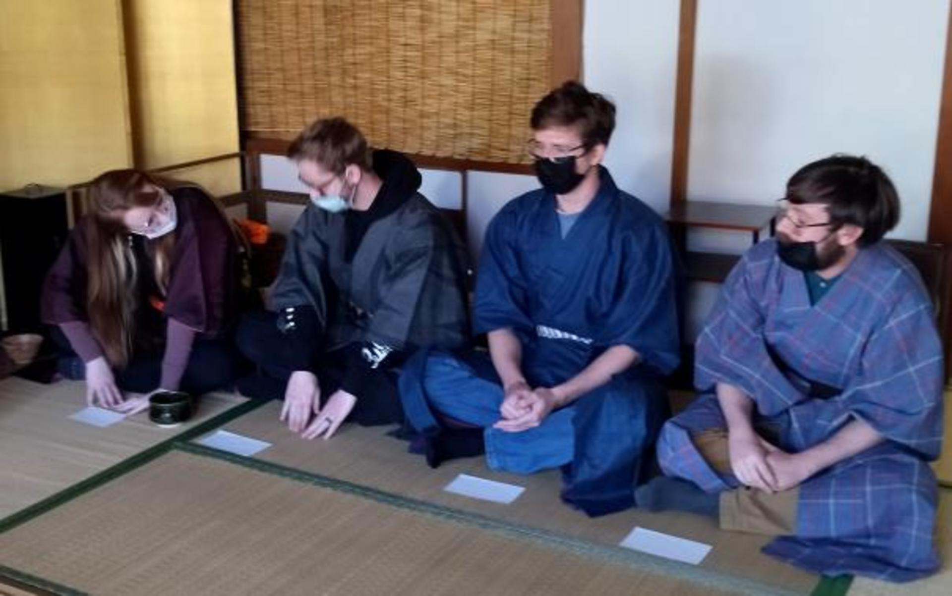 Authentic Tea Ceremony Experience in a Tea Room (Osaka) - Thumbnail 5