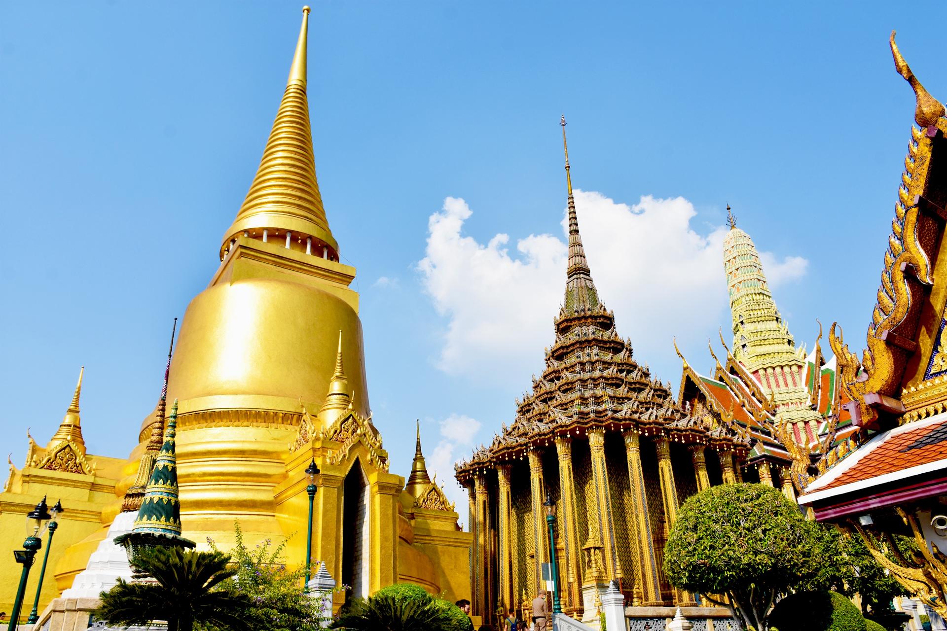 Grand Palace and Emerald Buddha Half Day Guided Tour from Bangkok - Thumbnail 10