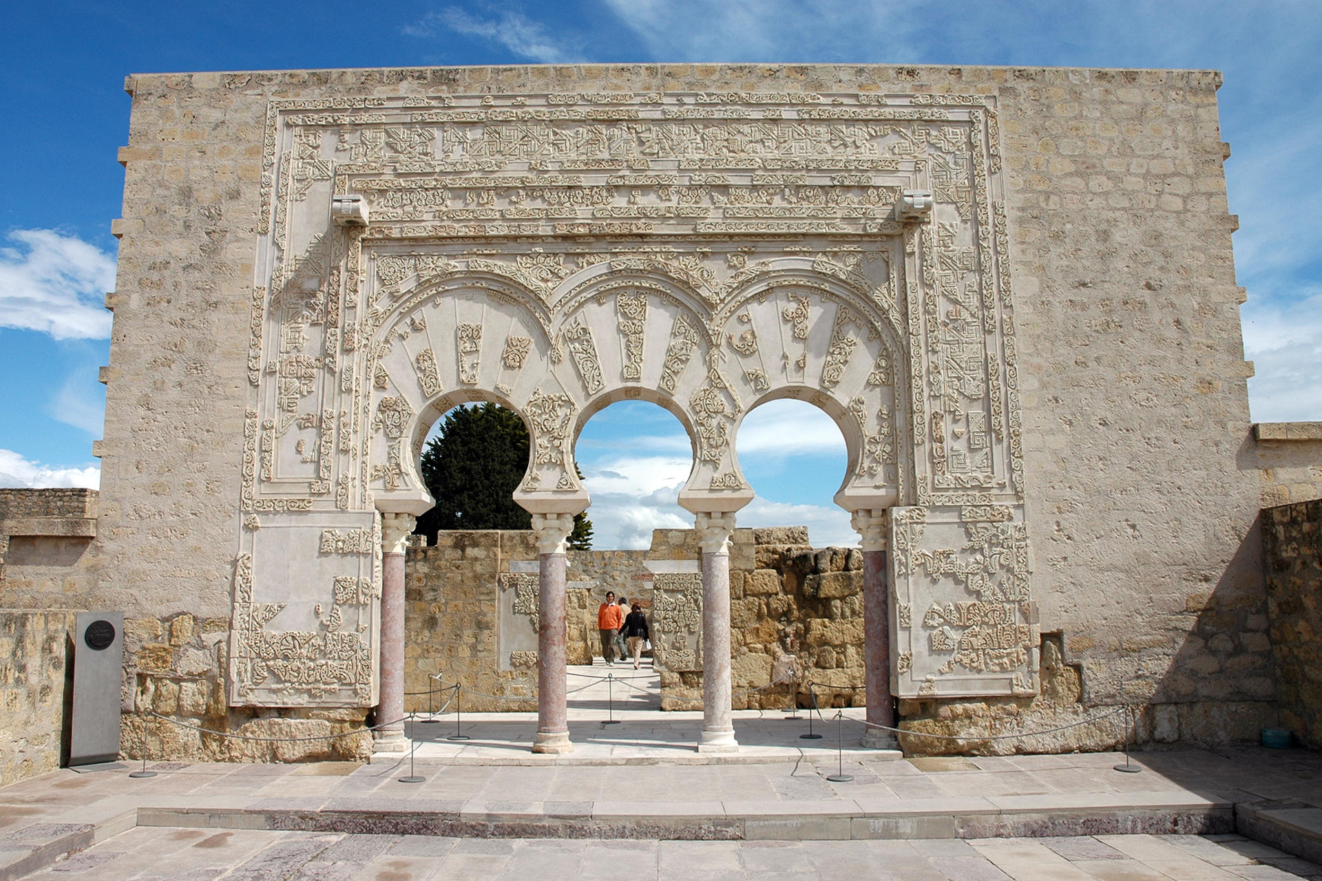Medina Azahara Guided Day Tour - Thumbnail 5