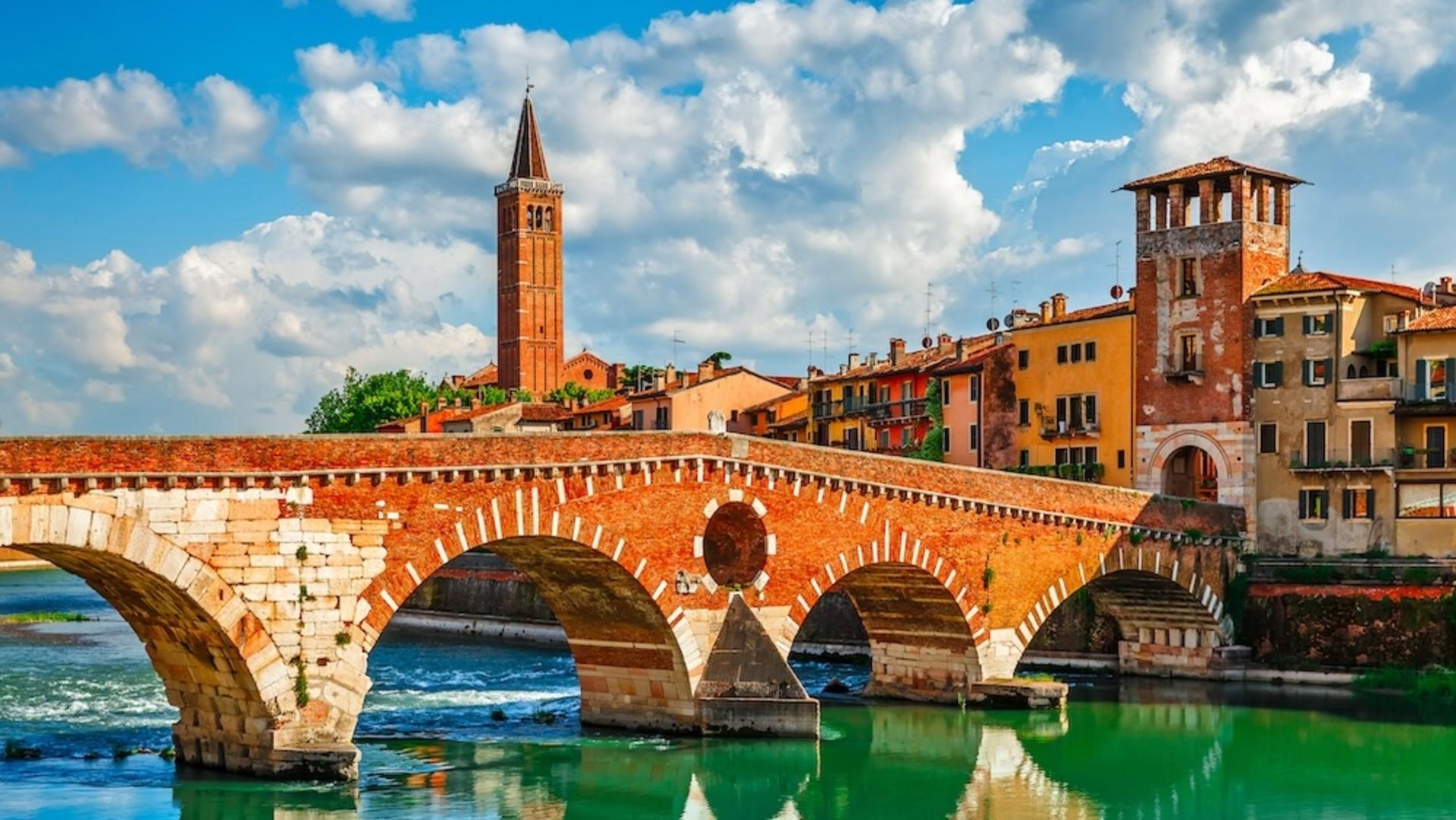 Verona, Sirmione, and Lake Garda Tour with Boat Cruise from Venice - Thumbnail 5