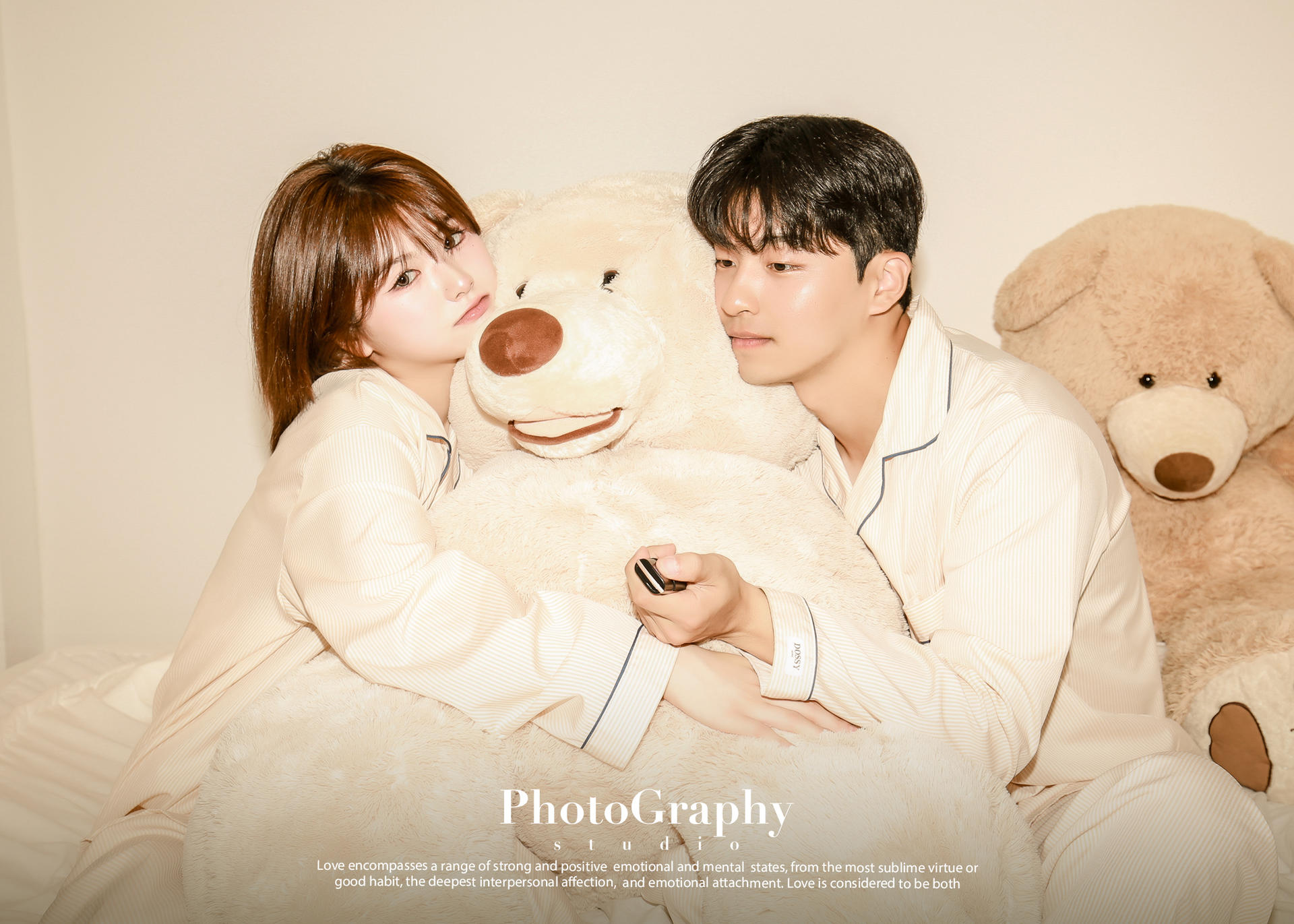 Hongdae Cinema Concept Selfstudio Experience in Seoul : Free Costume - Thumbnail 25