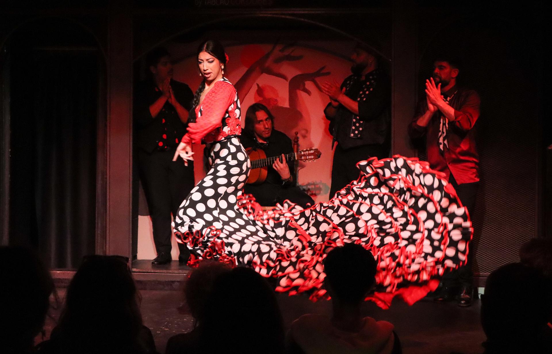 Flamenco Show with Optional Drinks at El Duende in Barcelona - Thumbnail 2