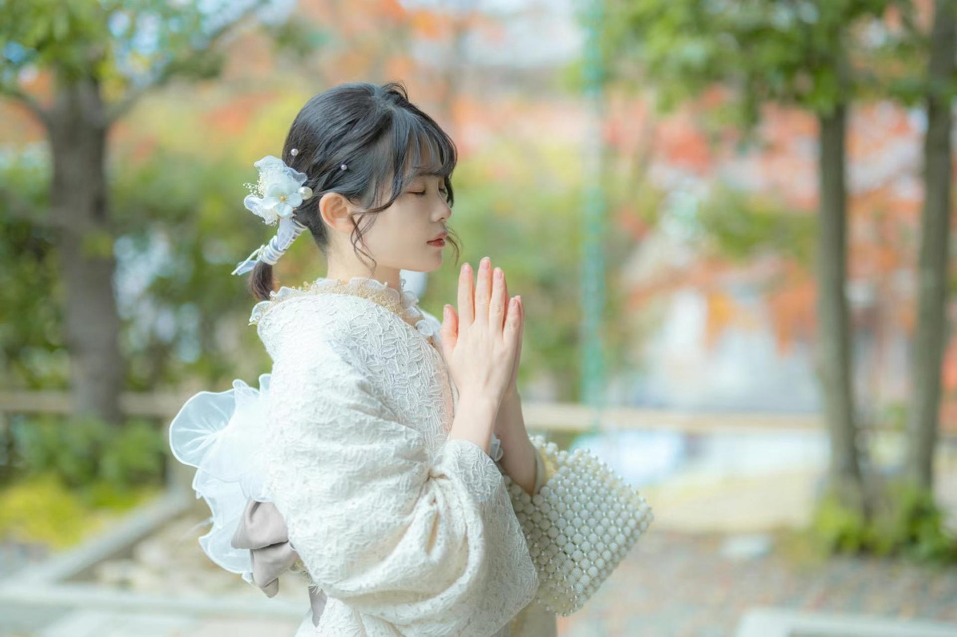 Kyoto Kimono Rental Experience (Optional Elegant Hairstyle/Japanese Makeup/Photography) (Ookini Kimono Rental Yasaka Shrine Gion Store) - Image 1