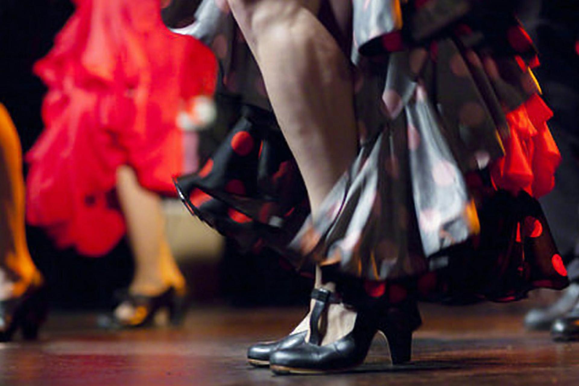 Seville Flamenco Show and Tapas Guided Tour - Image 1