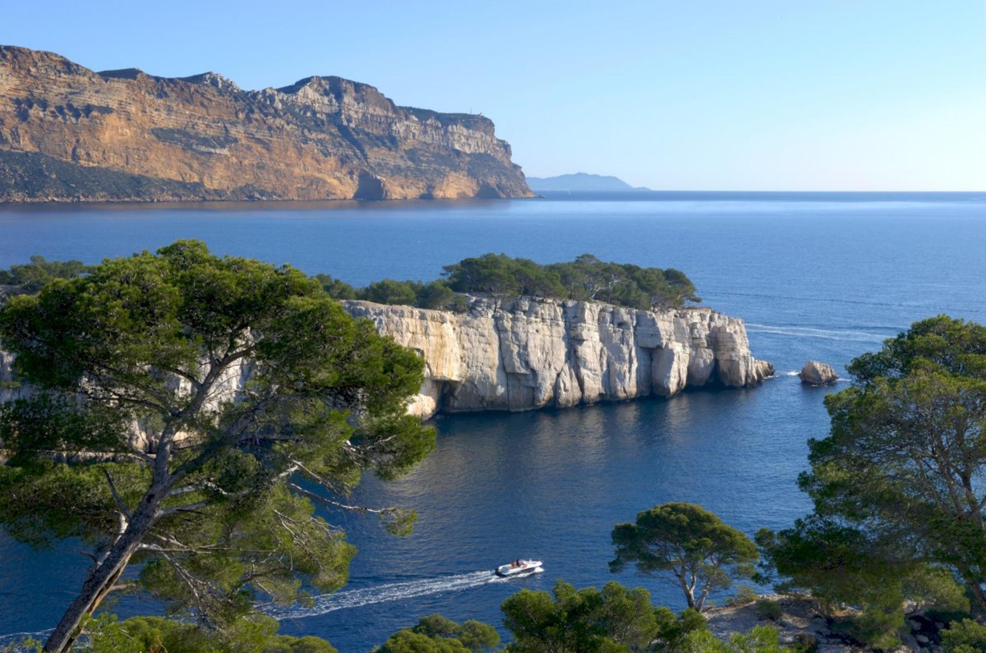 Cassis, Calanques & Provence Wine Day Tour from Aix en Provence - Thumbnail 4