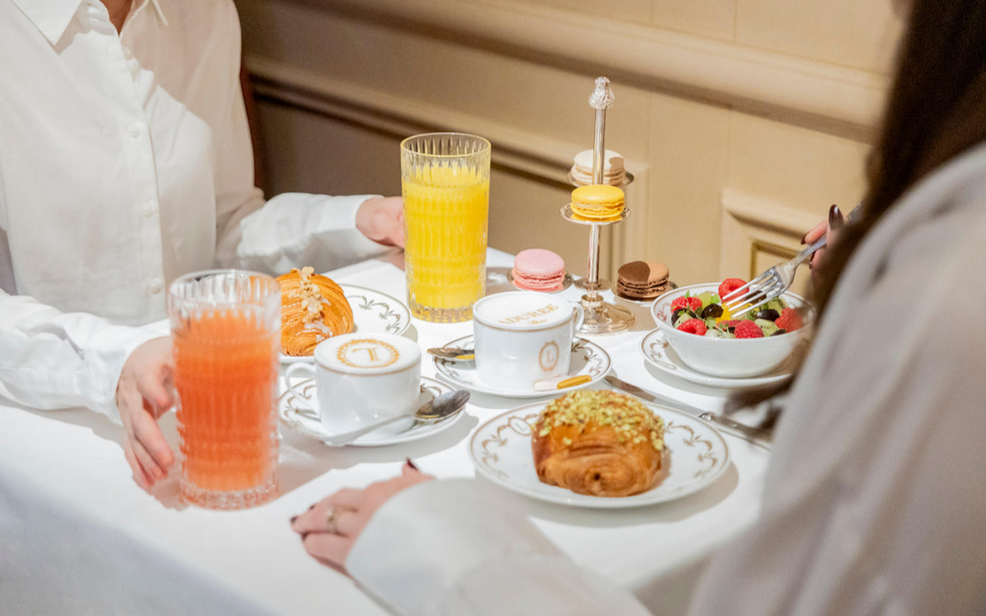 Arc de Triomphe Hosted Ticket with Laduree Brunch - Thumbnail 2