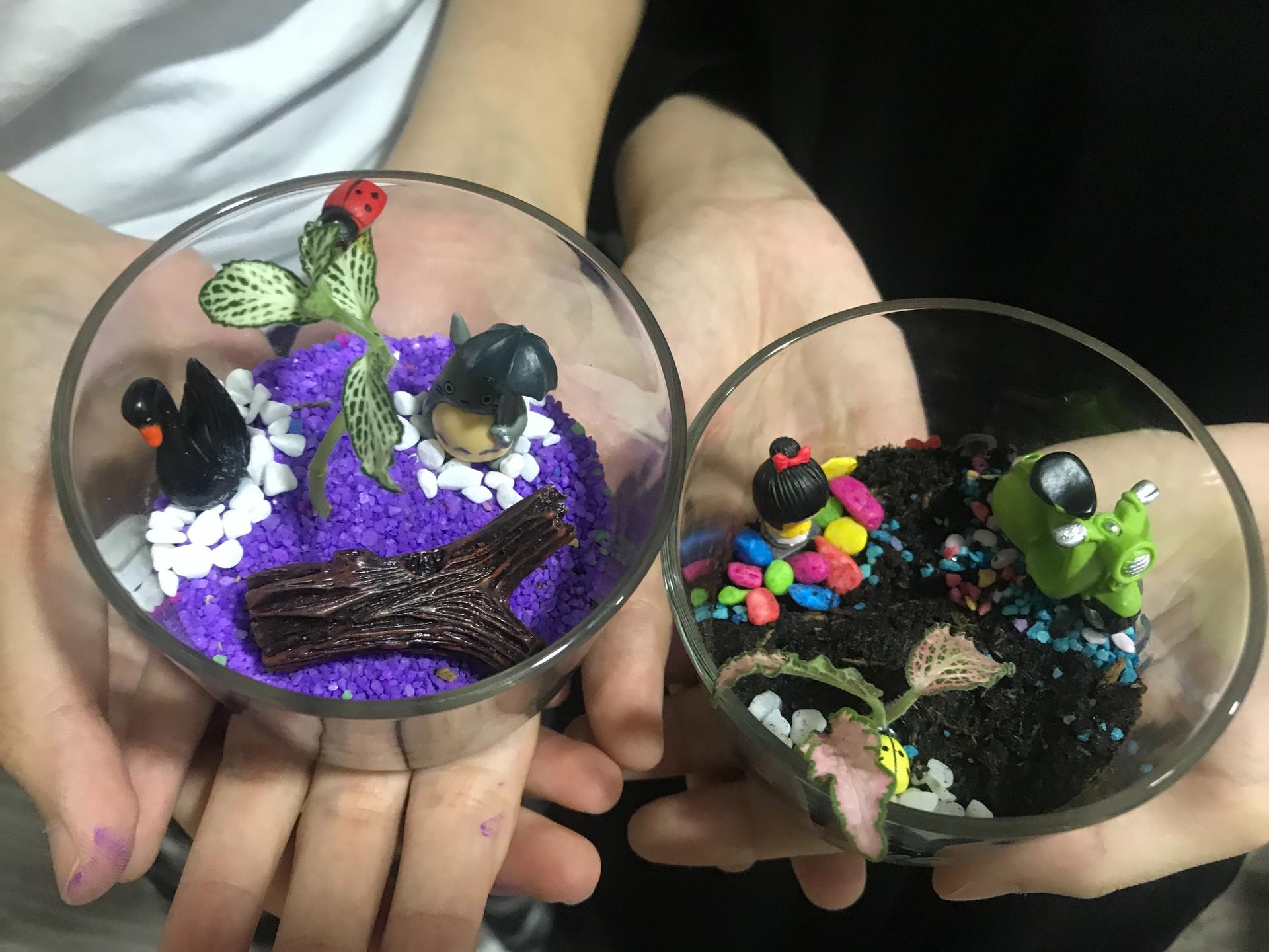 Resin Pour, Terrarium Workshops and DIY kit - Thumbnail 5