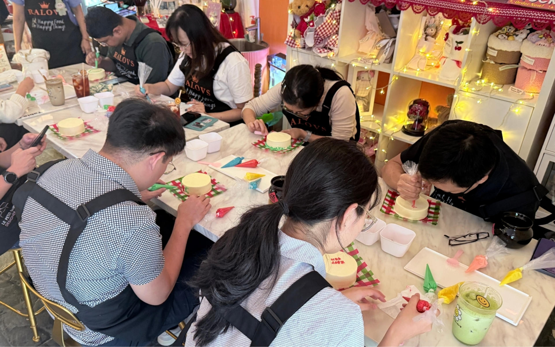 DIY Bento Cake Decorating Workshop @RALOVS Cafe - Thumbnail 7