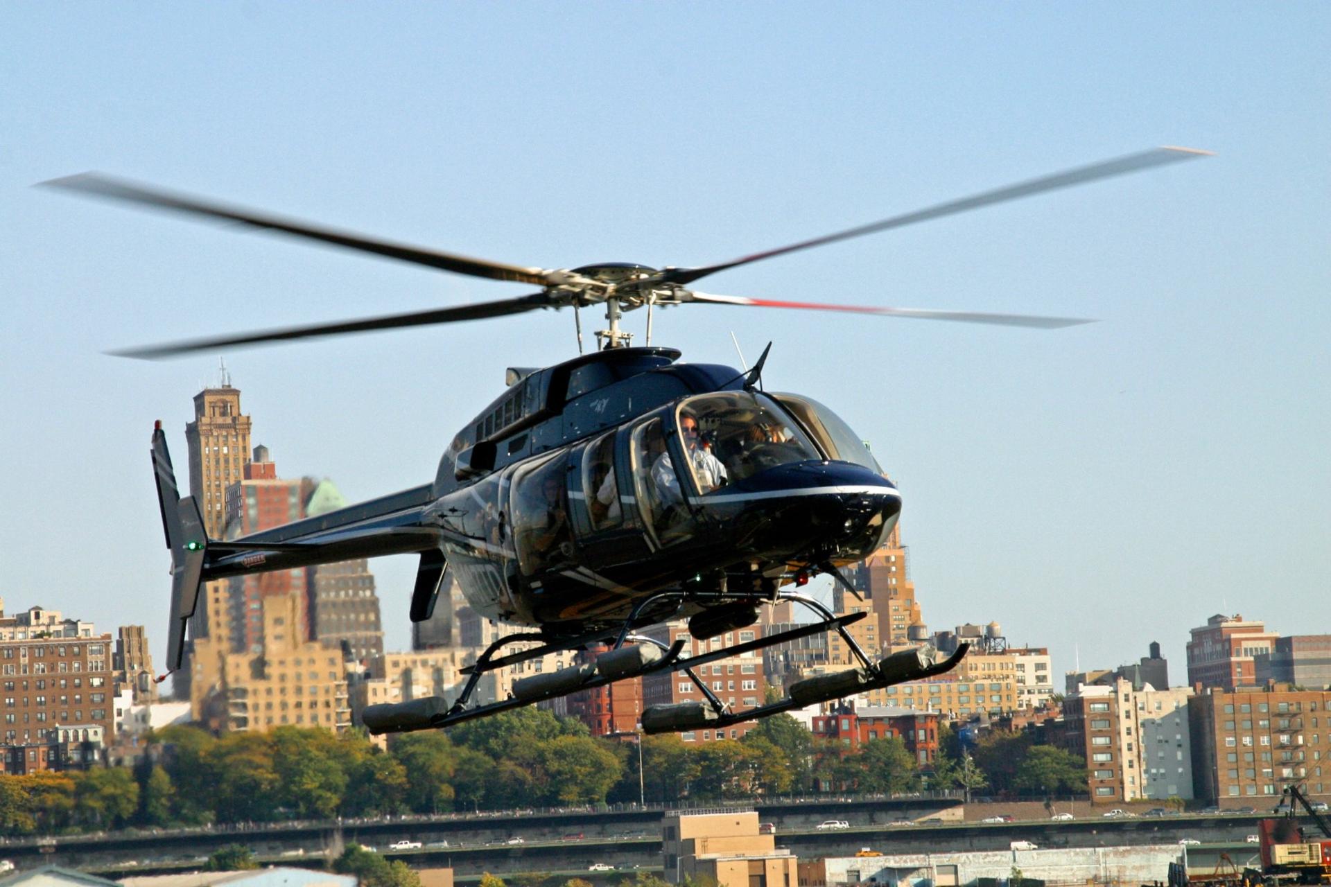 New York City Helicopter Tour from Downtown Manhattan - Thumbnail 3