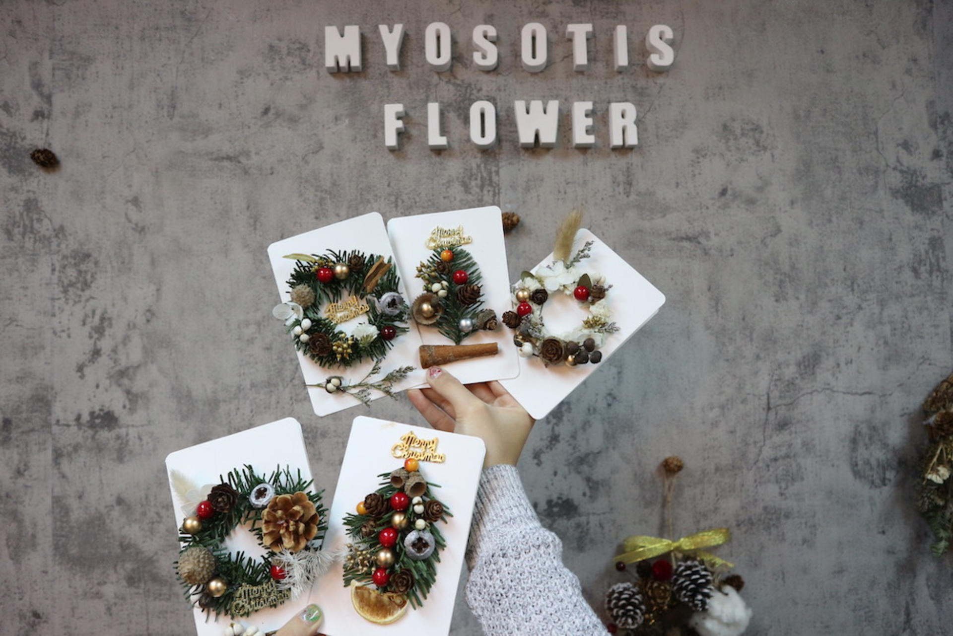 Myosotis Flower Christmas Pine Dried Flower Card Workshop - Thumbnail 6