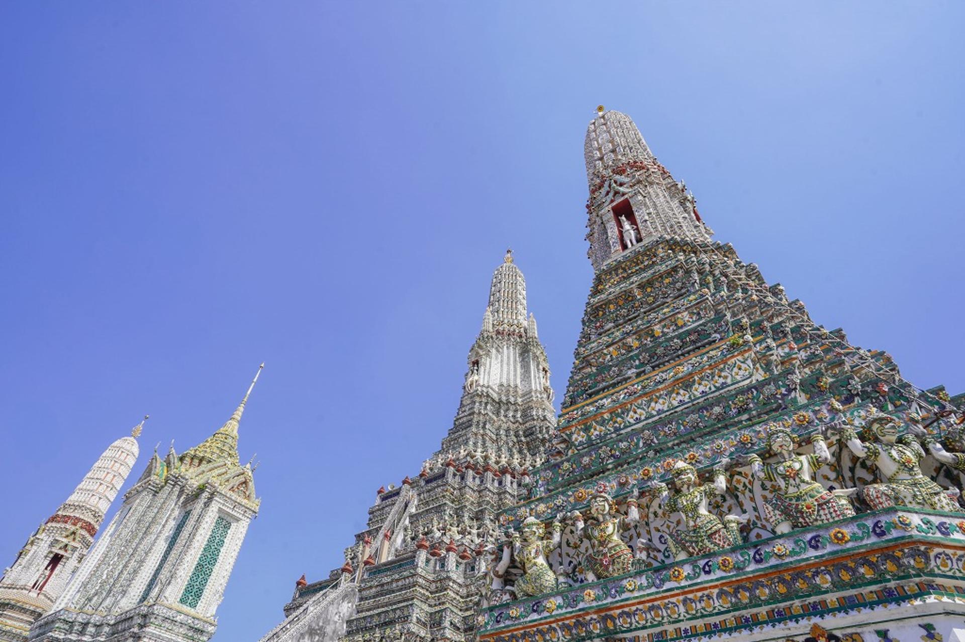 Wat Pho, Wat Arun & Flower Market Guided Walking Tour in Bangkok - Thumbnail 6