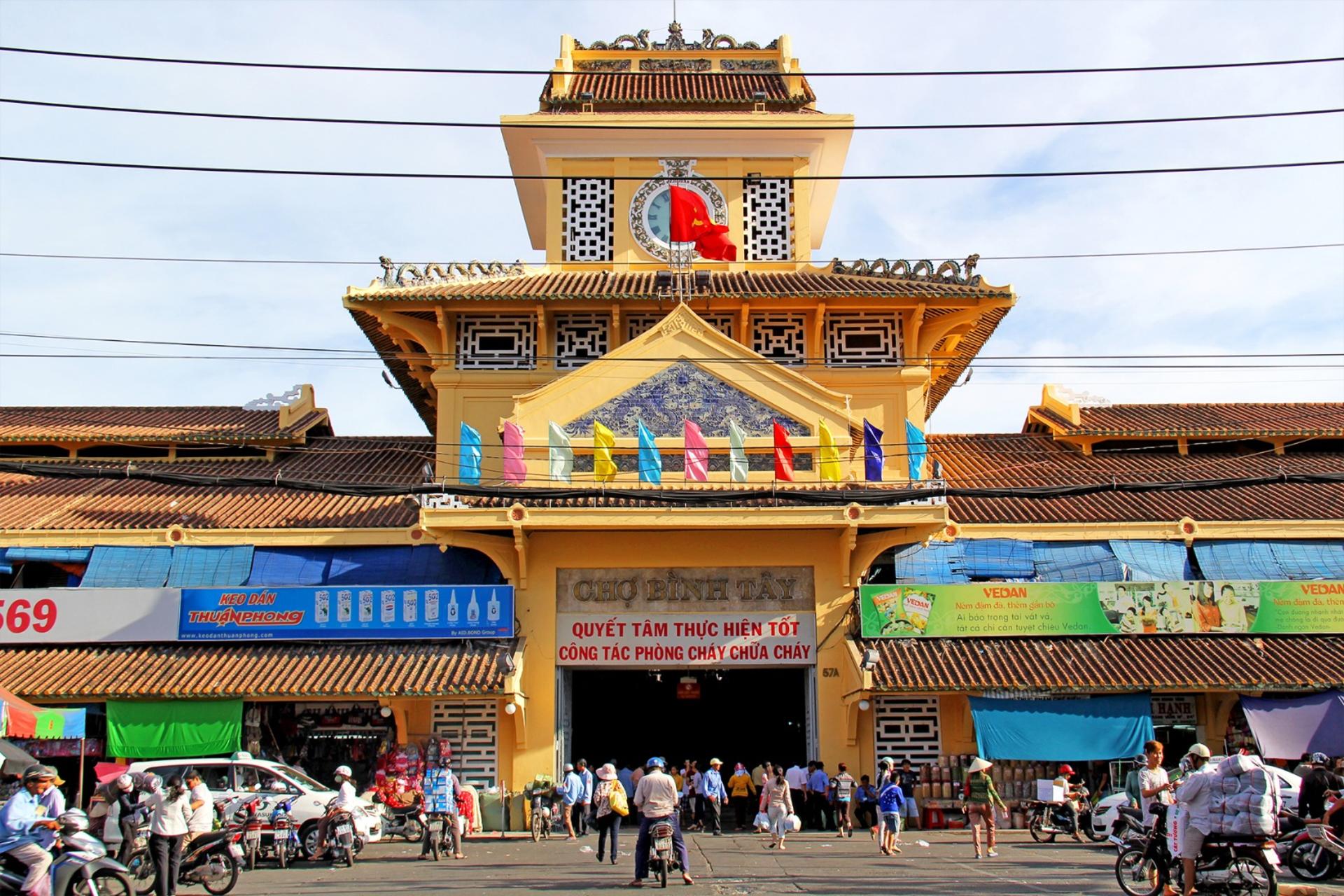 Chinatown Motorbike Tour in Saigon - Image 1