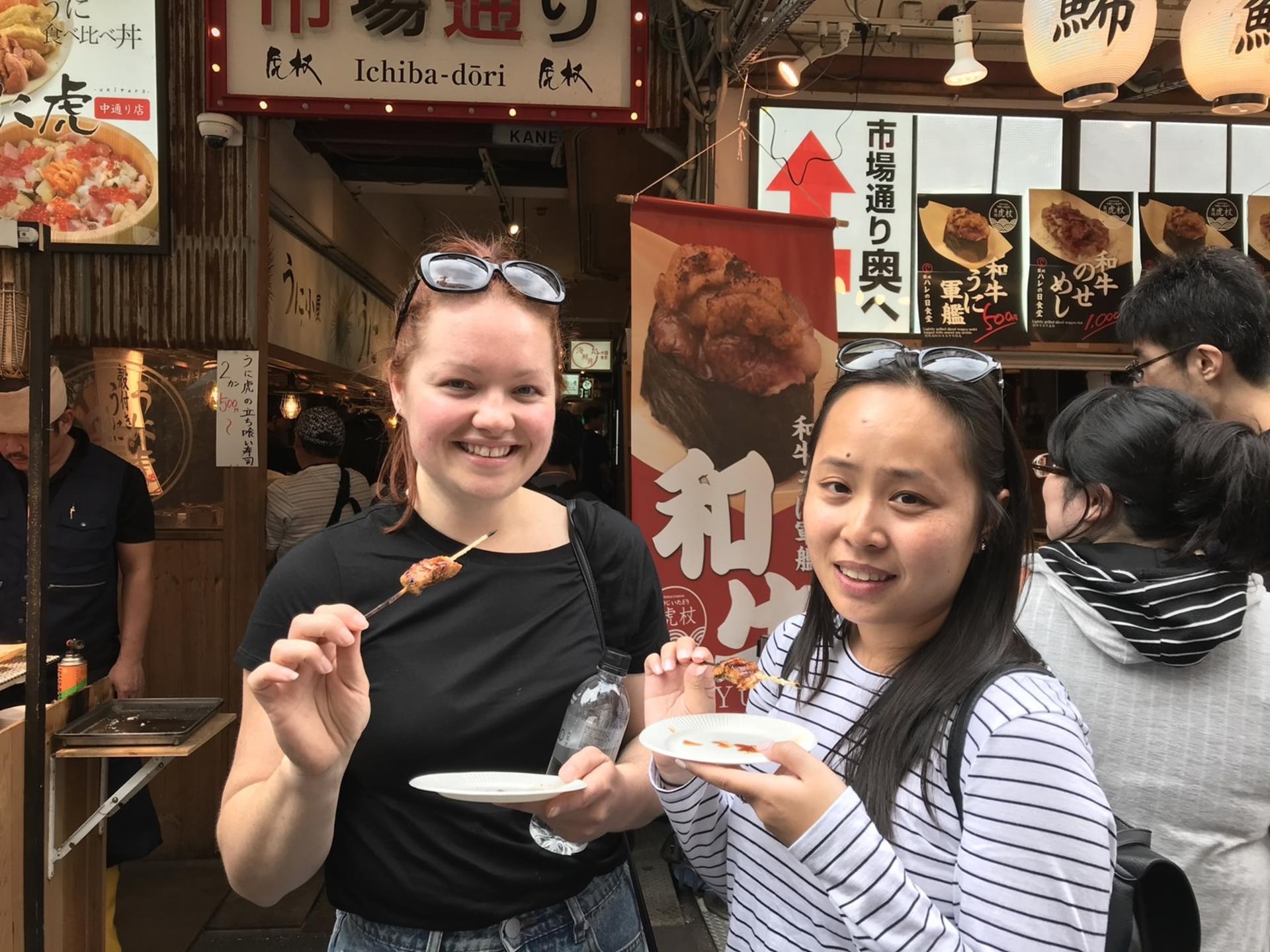 Tsukiji Outer Fish Market Tour and Rolled Sushi Class in Tokyo - Thumbnail 2