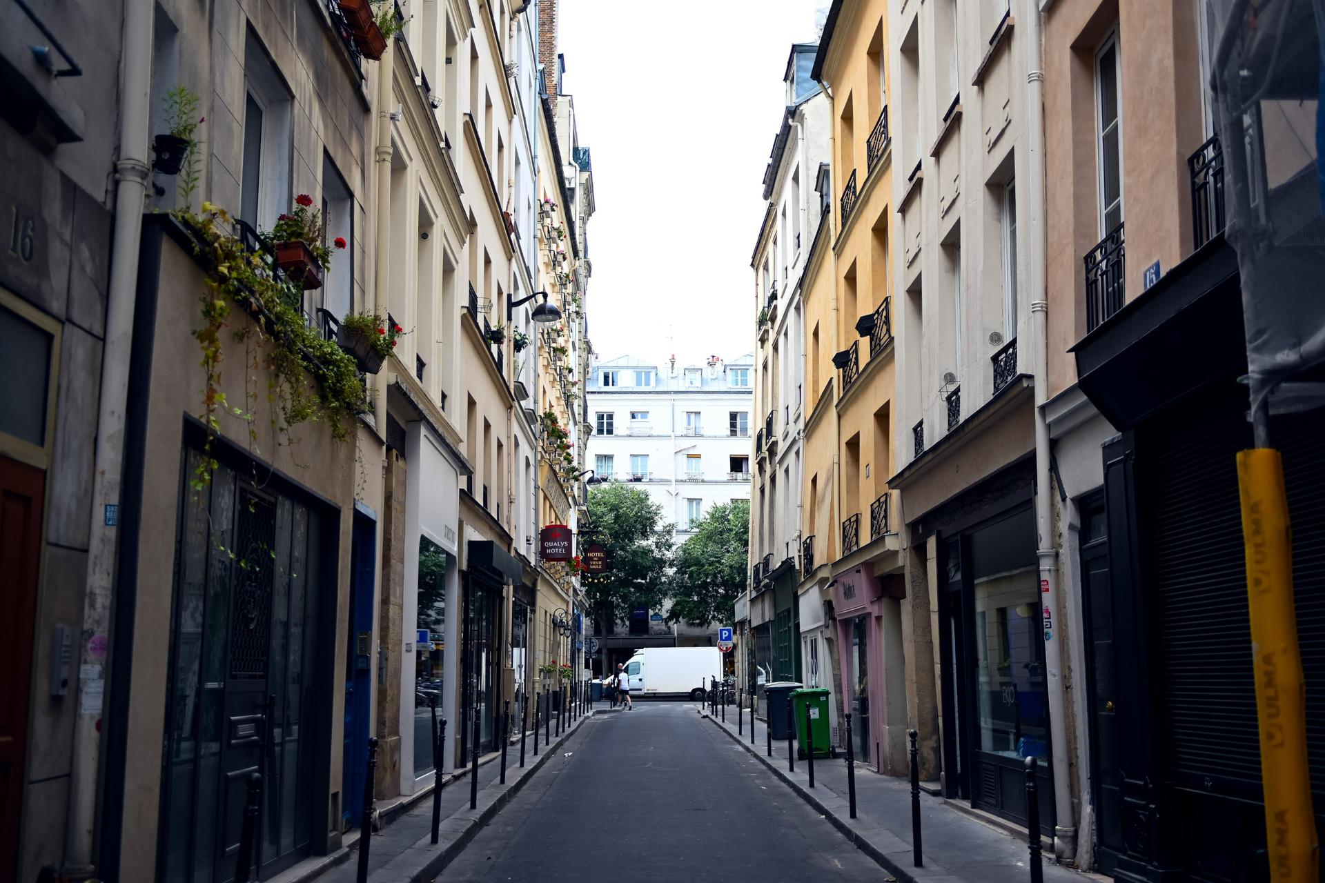 Le Marais Food Tour with Tastings and Wine in Paris - Thumbnail 3