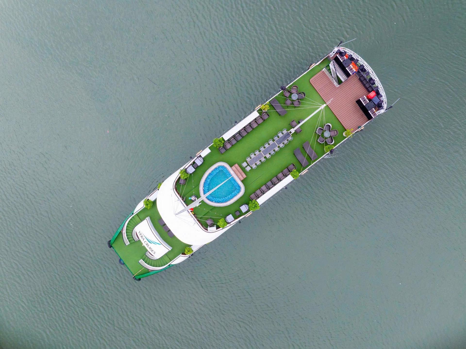 Vera Day Cruise: Ha Long Bay with Sung Sot & Ti Top - Thumbnail 34