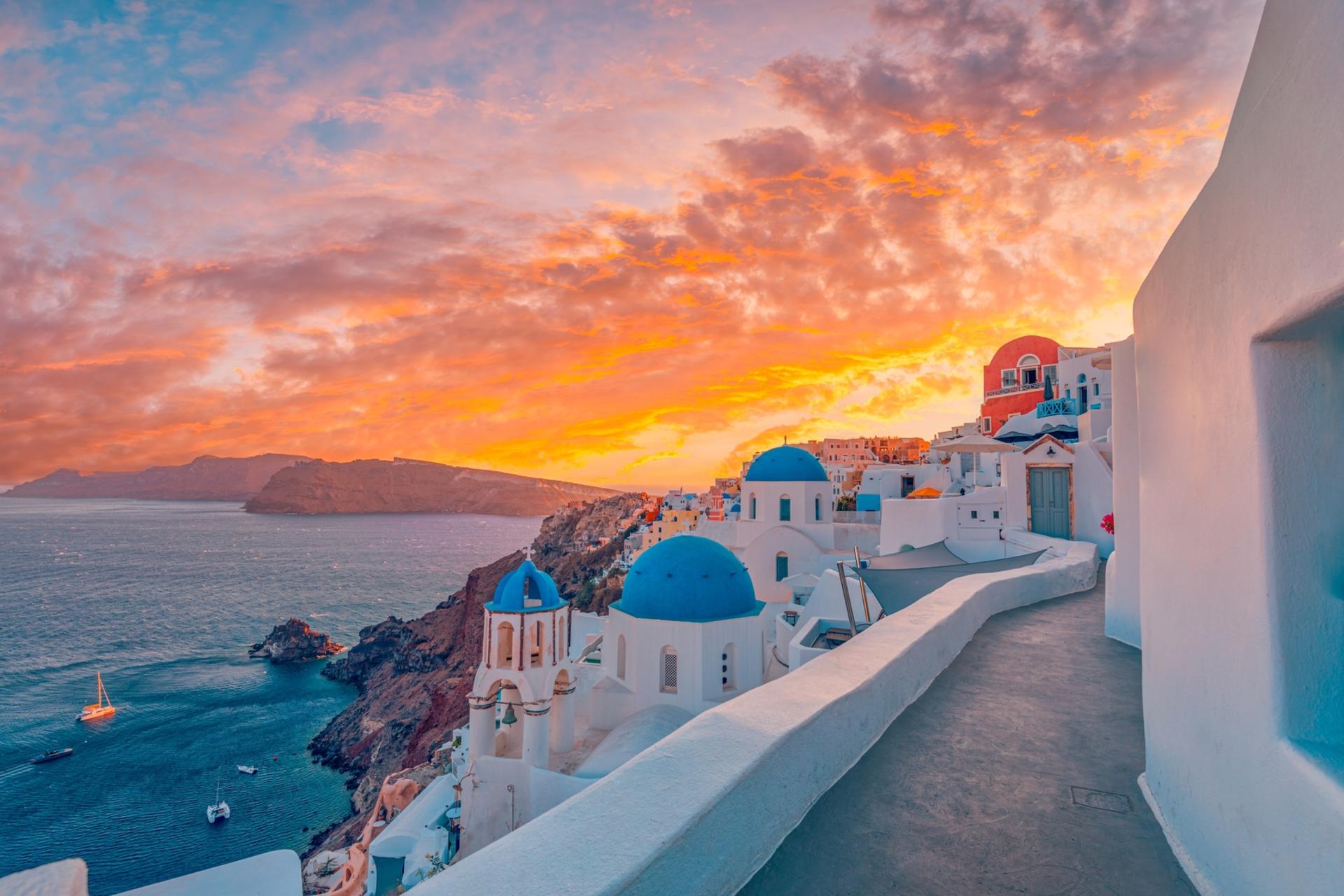Sightseeing in Santorini - Image 1
