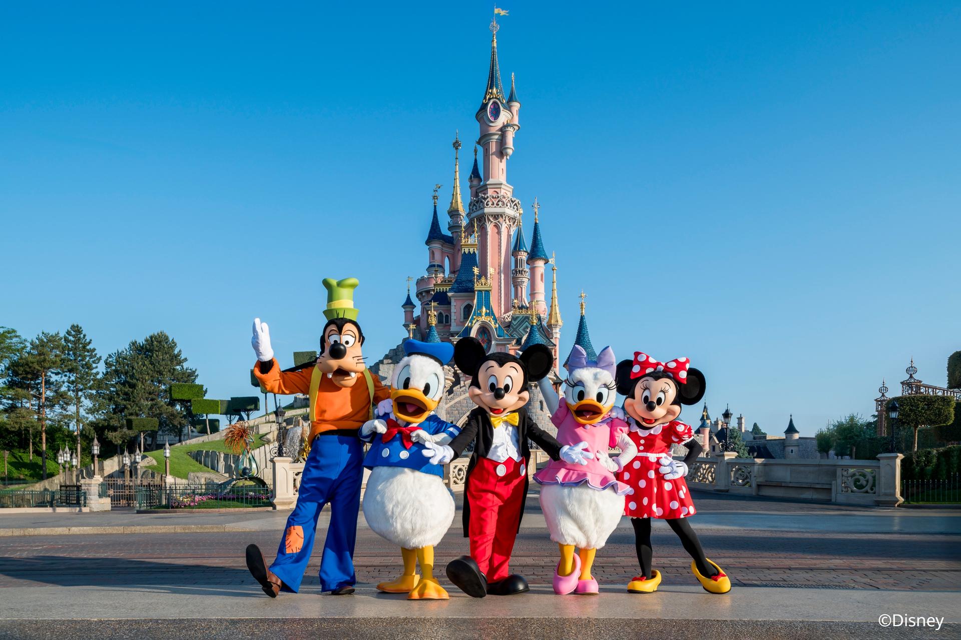Disneyland Paris Theme Park Ticket - Thumbnail 6