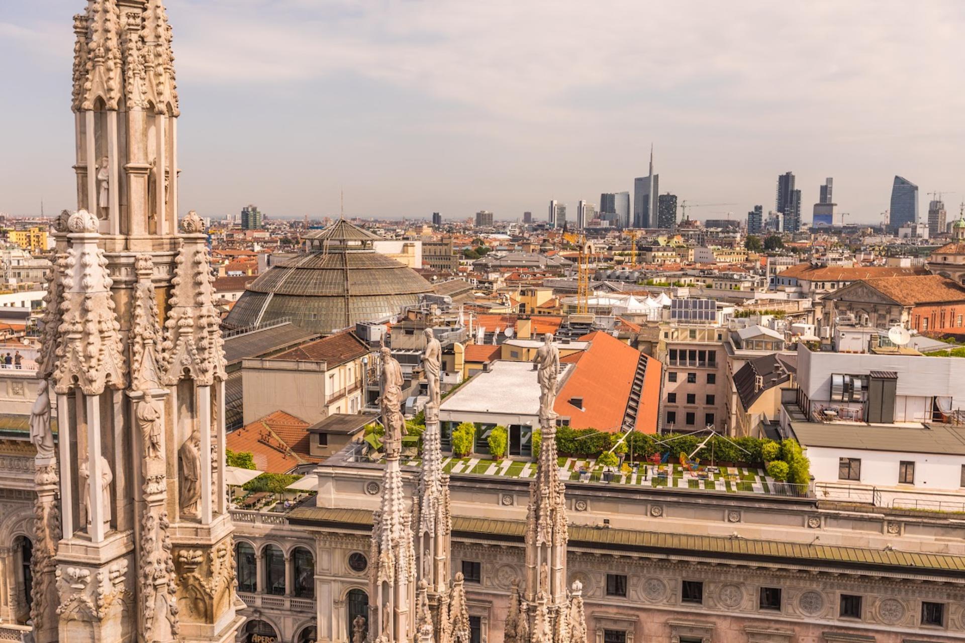 Milan Duomo and Rooftop Tour - Thumbnail 3