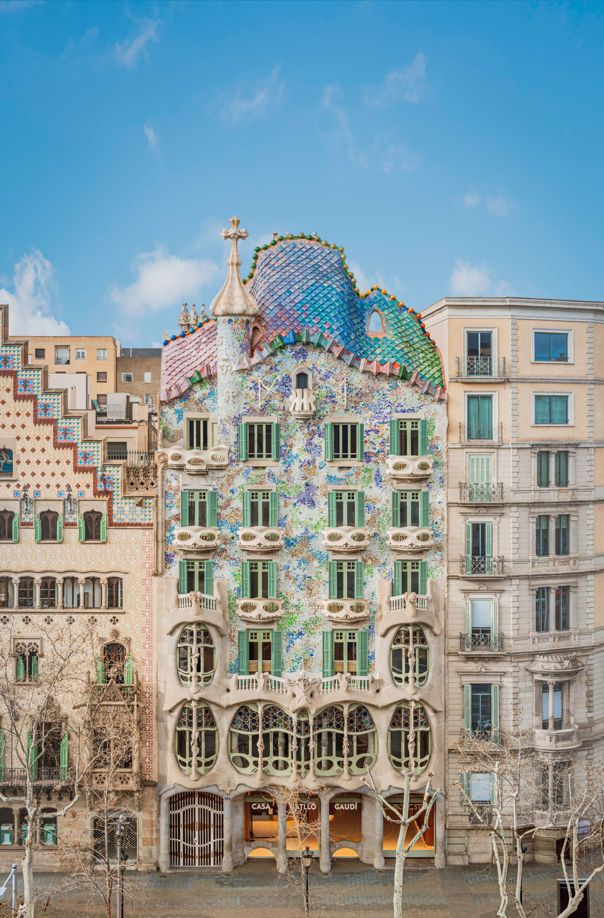 Barcelona city and Sagrada Familia Half-Day Tour with Hotel Pick-Up - Thumbnail 9