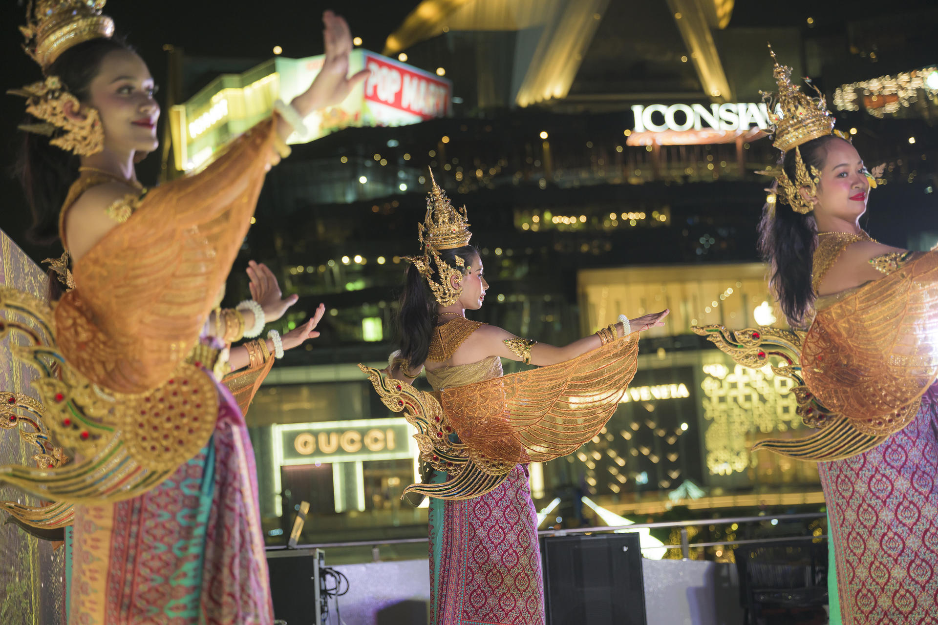 Sawasdee Chaophraya Cruise in Bangkok - Thumbnail 13
