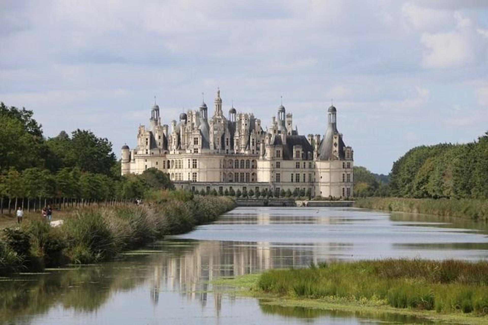 2D1N Mont Saint-Michel and Loire Valley Chateaux Tour from Paris - Thumbnail 6