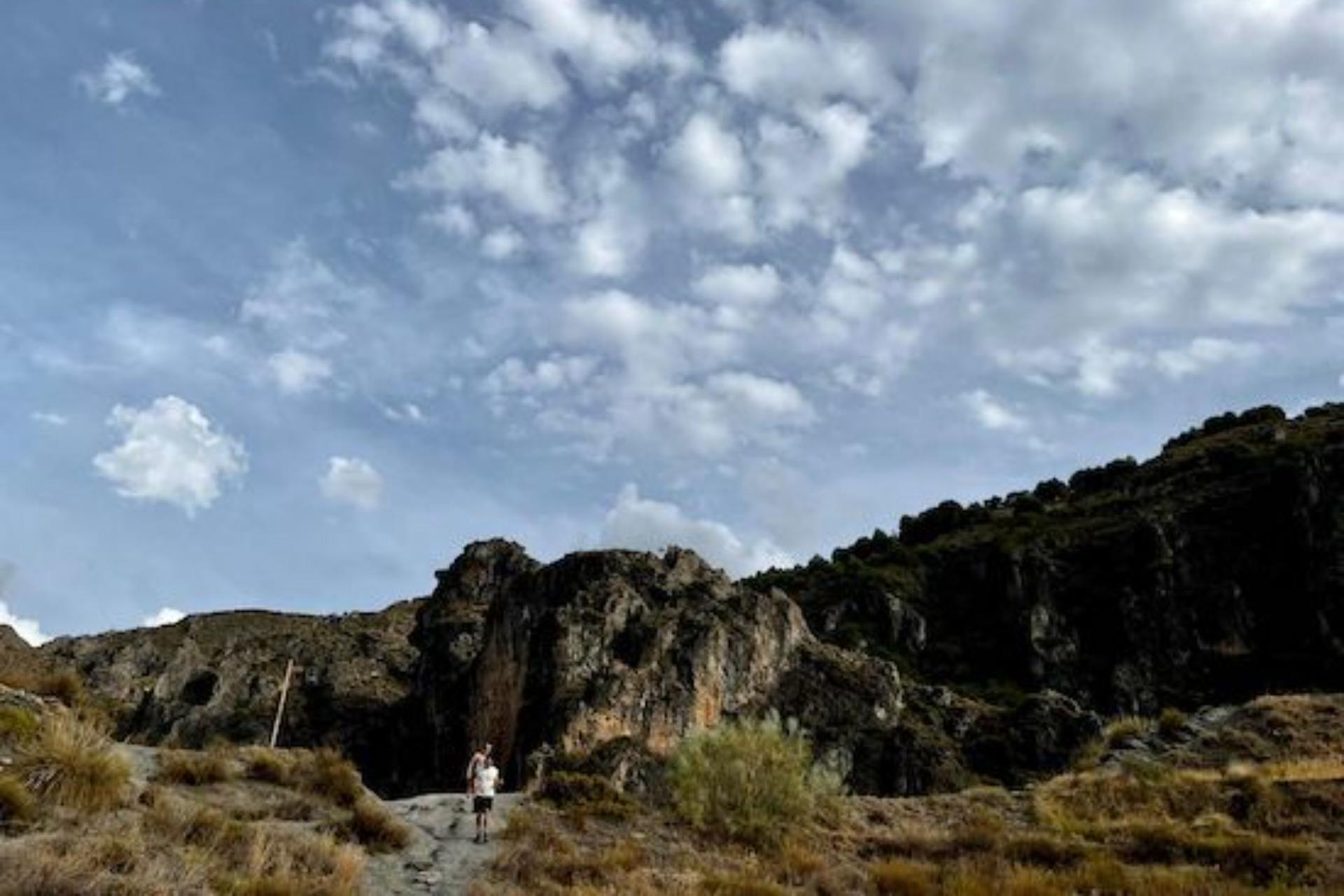 Los Cahorros hiking tour in Granada