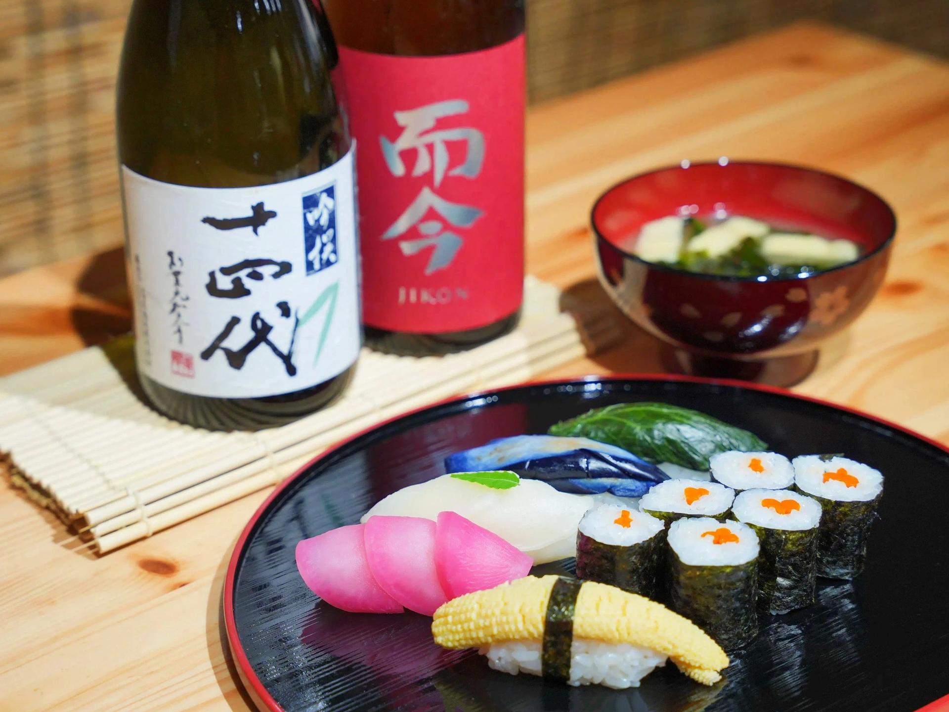 Sushi making class in Tokyo Tsukiji fish market with Pro sushi chef - Thumbnail 20