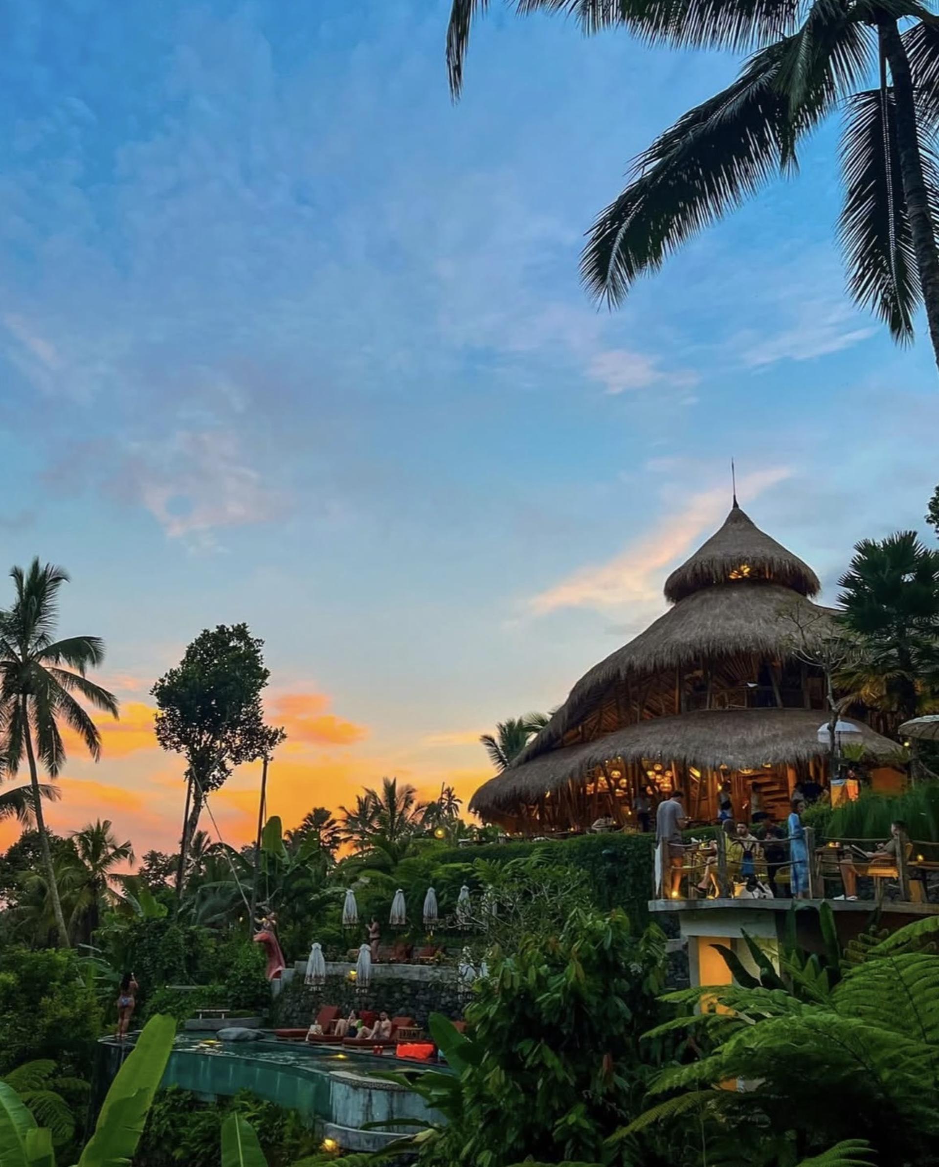 Koi Pond Bali Photoshoot & Ubud Instagramable Tour - Thumbnail 6